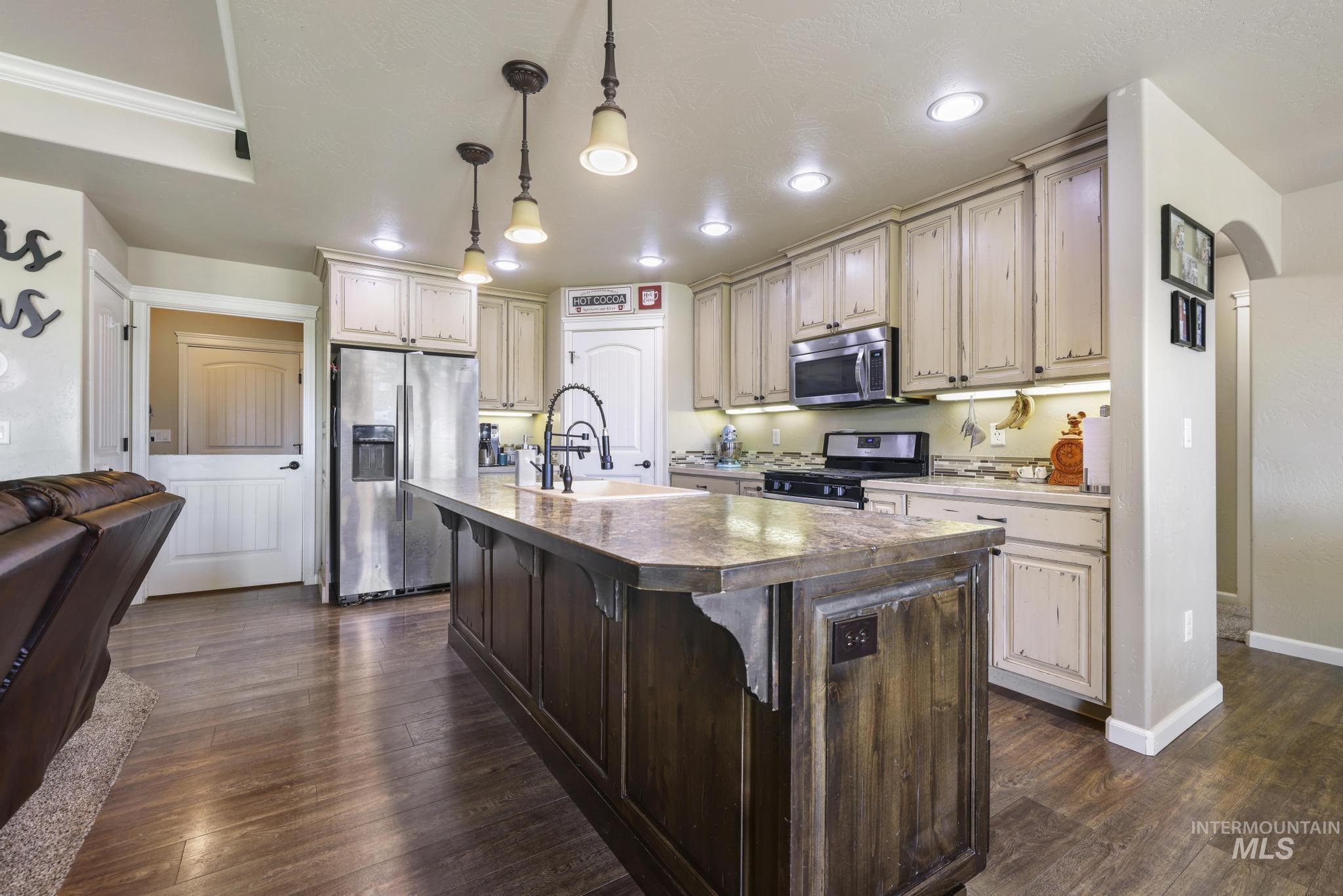 3705 E 3755 N, Kimberly, Idaho 83341, 4 Bedrooms, 2 Bathrooms, Residential For Sale, Price $669,000,MLS 99000958