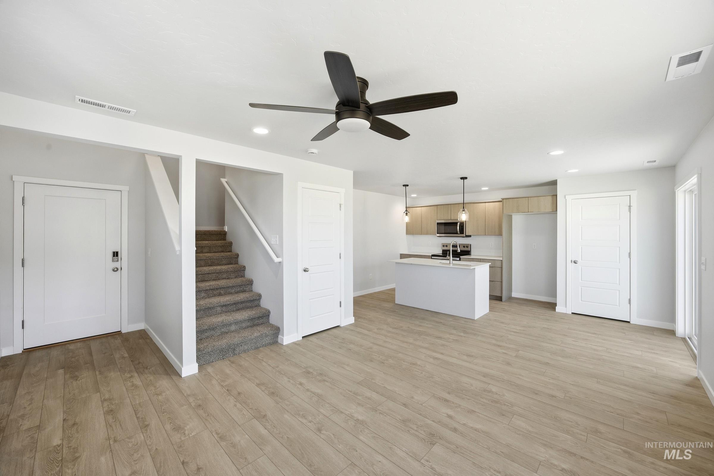16211 Andes Ave, Caldwell, Idaho 83607, 3 Bedrooms, 2.5 Bathrooms, Residential For Sale, Price $365,990,MLS 99000963