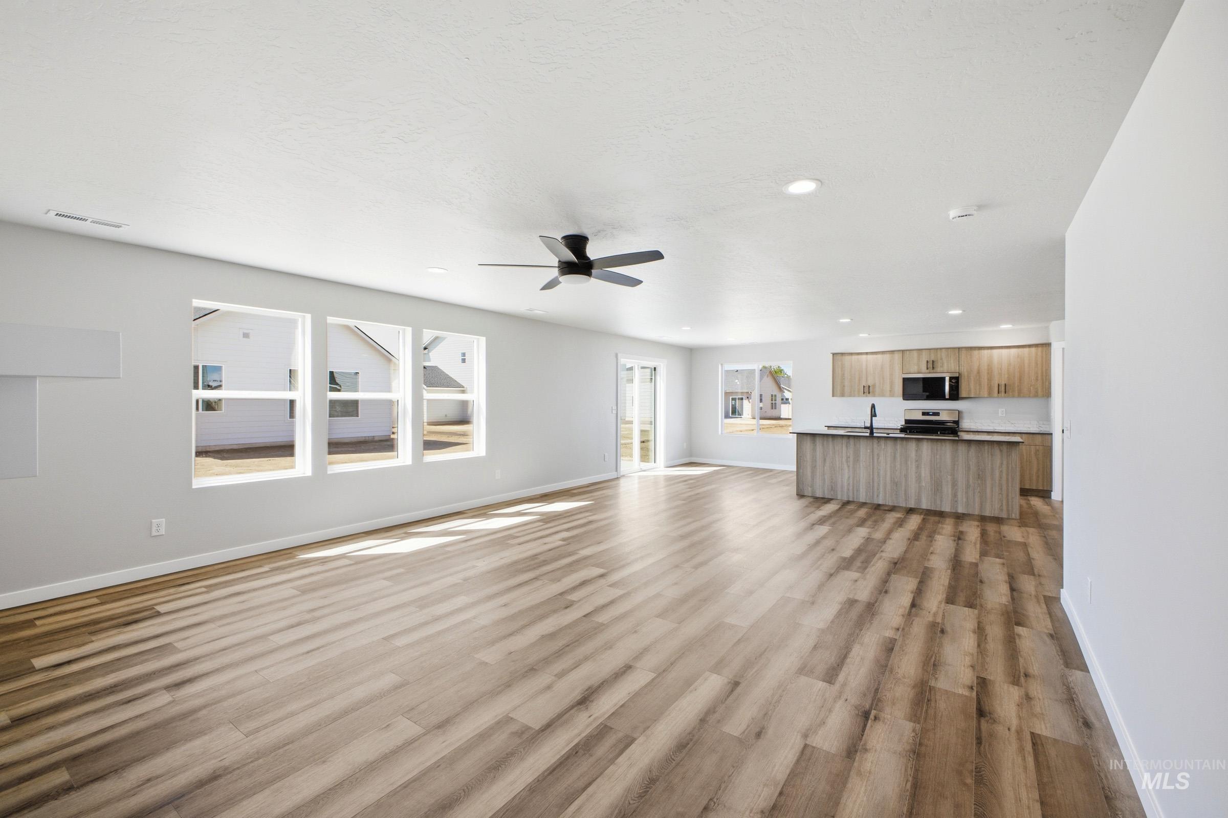 5032 S Bleachfield Ave, Meridian, Idaho 83642, 4 Bedrooms, 3 Bathrooms, Residential For Sale, Price $769,990,MLS 99000964