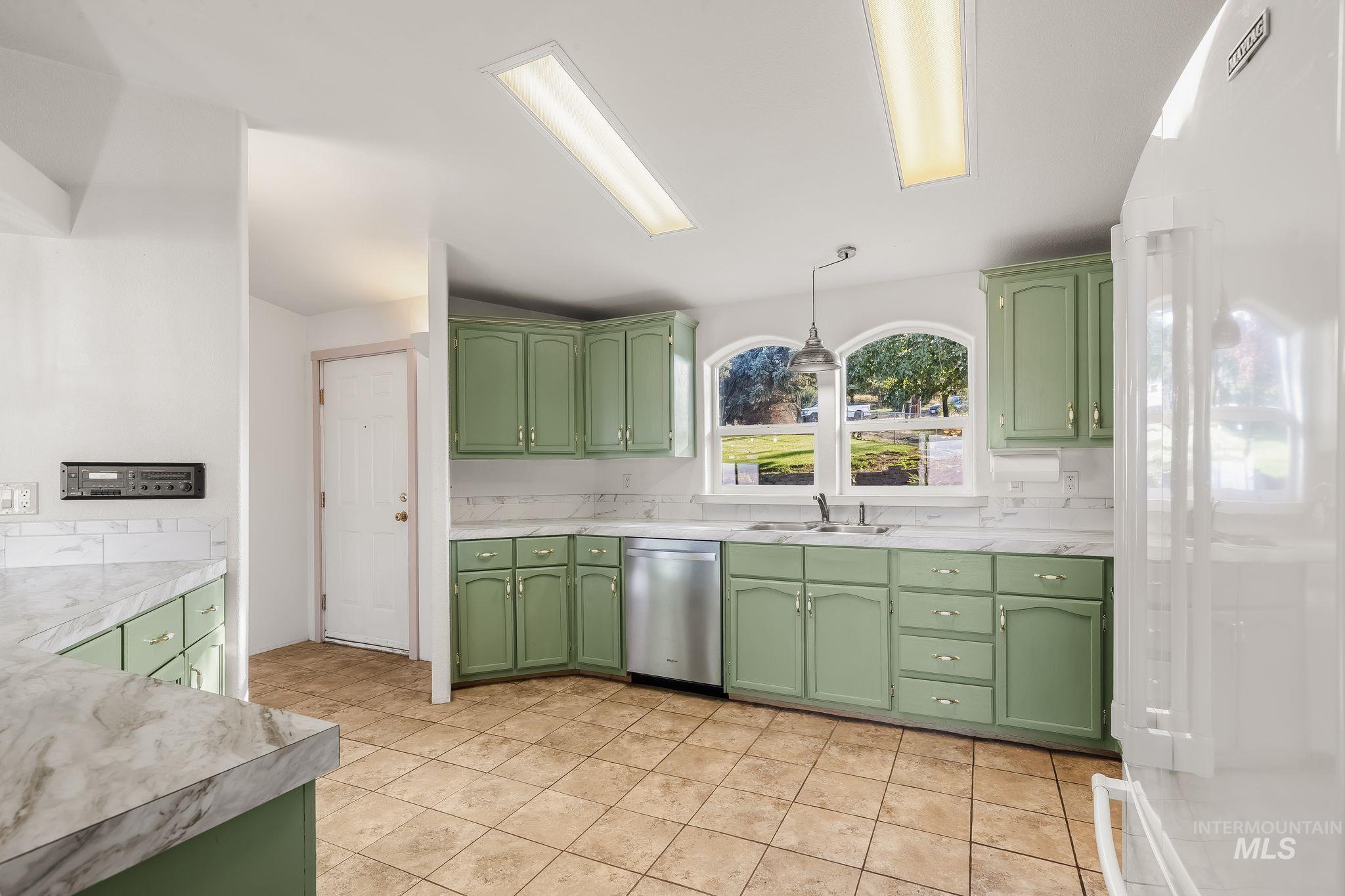 251 Witters Ct, Clarkston, Washington 99403, 3 Bedrooms, 2 Bathrooms, Residential For Sale, Price $429,000, 99000965
