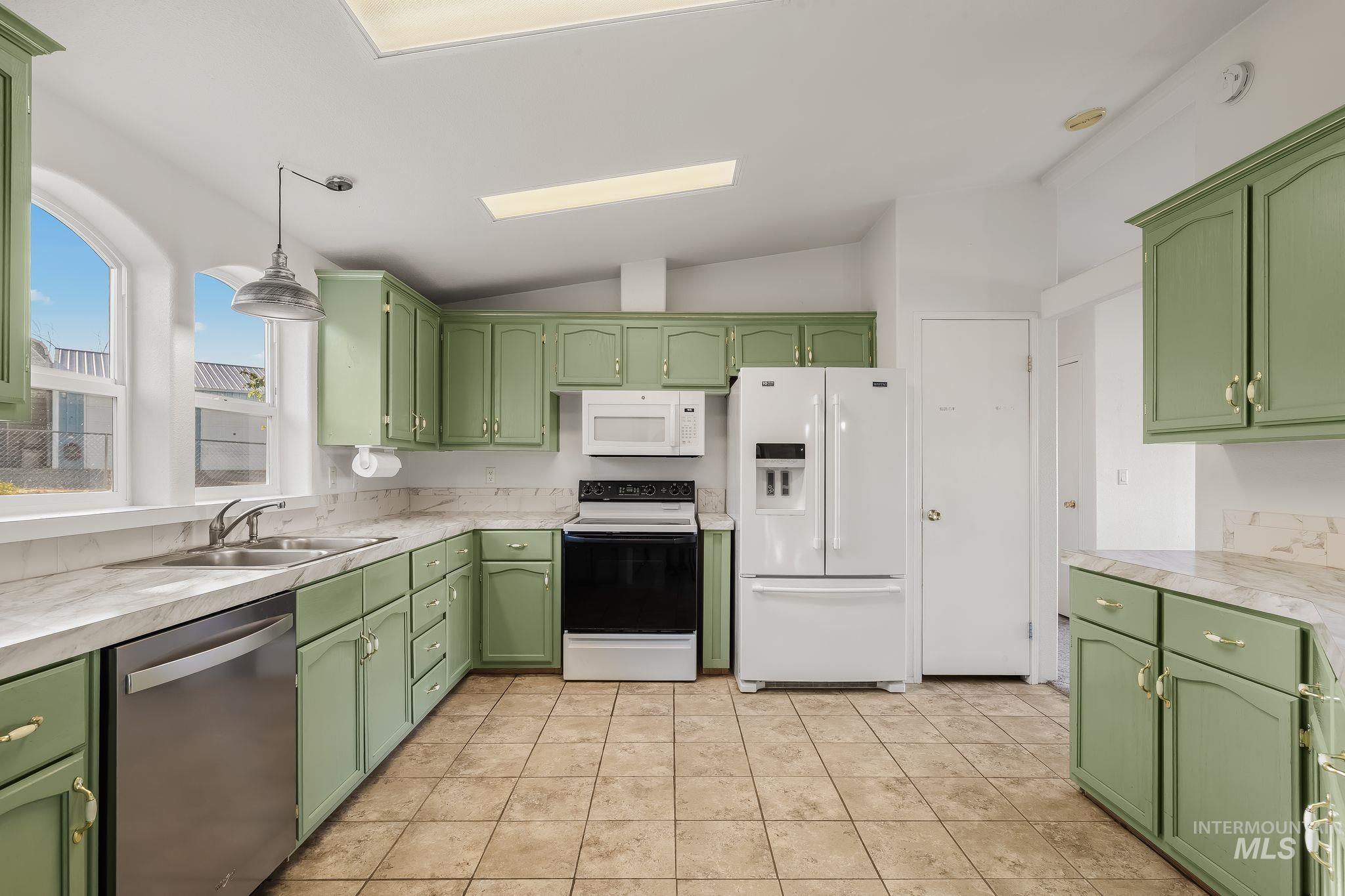 251 Witters Ct, Clarkston, Washington 99403, 3 Bedrooms, 2 Bathrooms, Residential For Sale, Price $429,000, 99000965