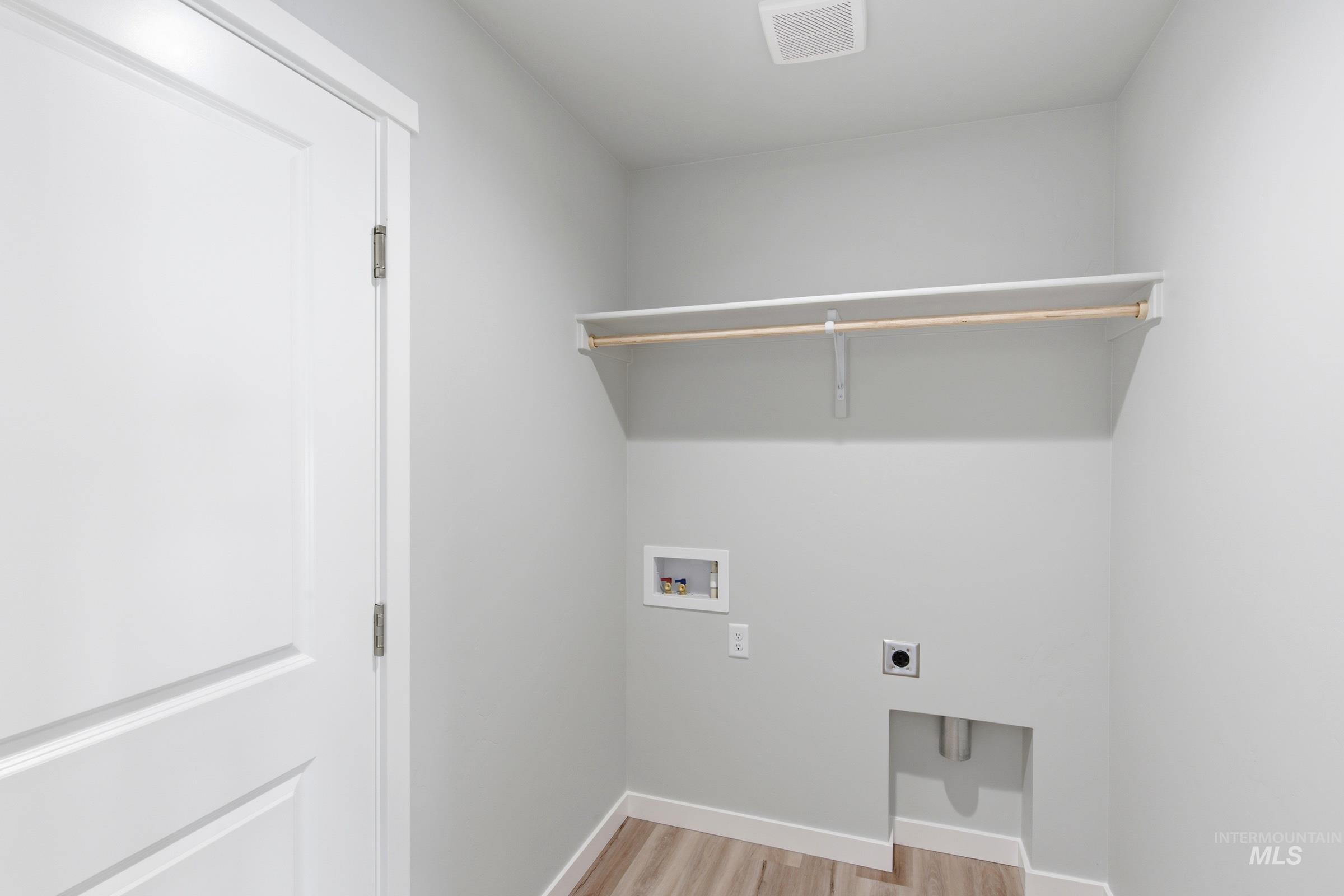 2435 W Red Jasper Dr, Kuna, Idaho 83634, 3 Bedrooms, 2 Bathrooms, Residential For Sale, Price $424,990,MLS 99000973