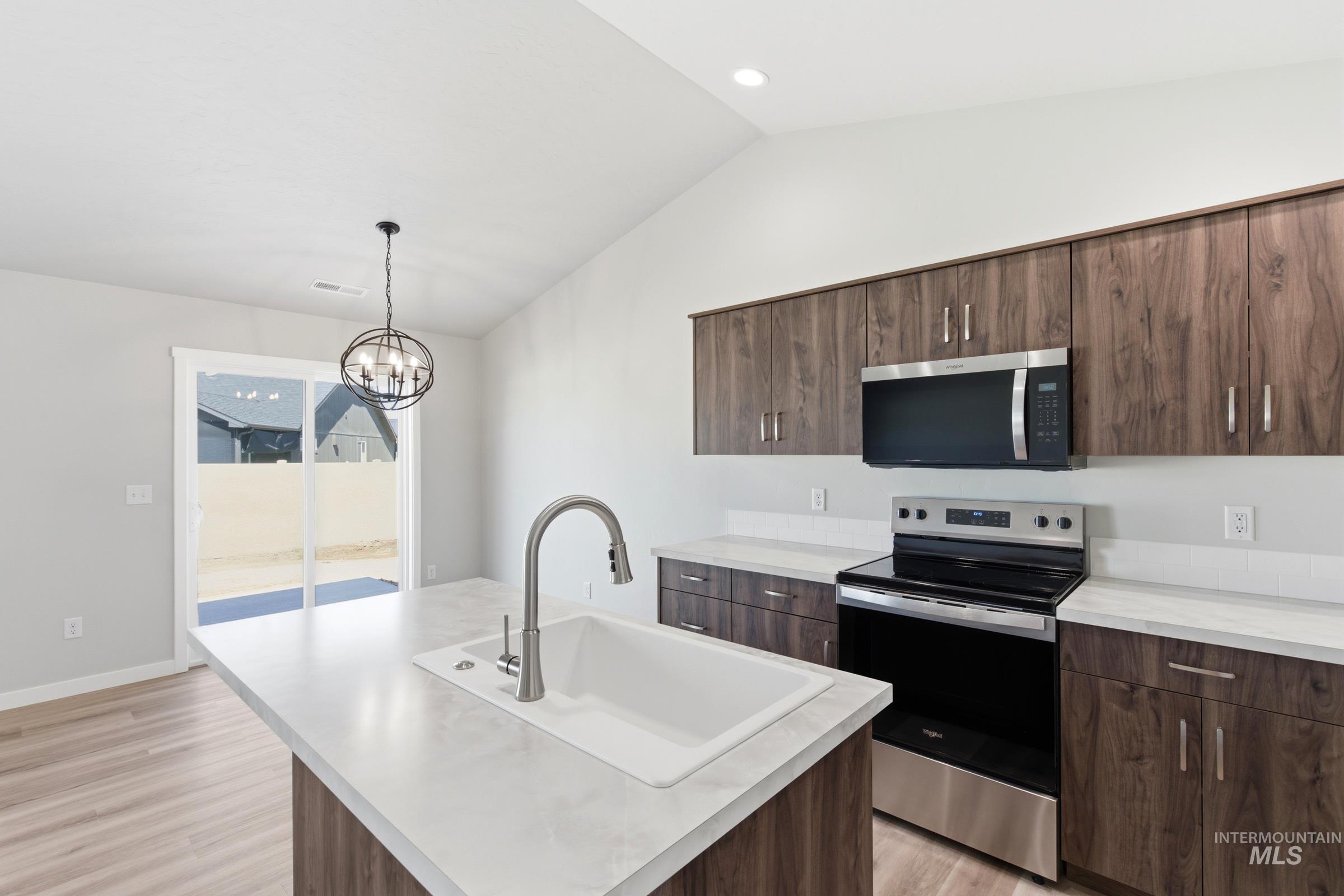 2435 W Red Jasper Dr, Kuna, Idaho 83634, 3 Bedrooms, 2 Bathrooms, Residential For Sale, Price $424,990,MLS 99000973