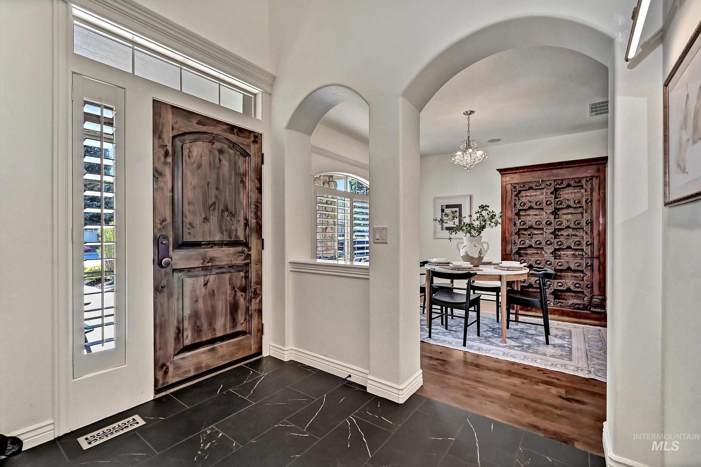 1354 W Overlake Ct, Eagle, Idaho 83616, 5 Bedrooms, 3 Bathrooms, Residential For Sale, Price $975,000, 99000979