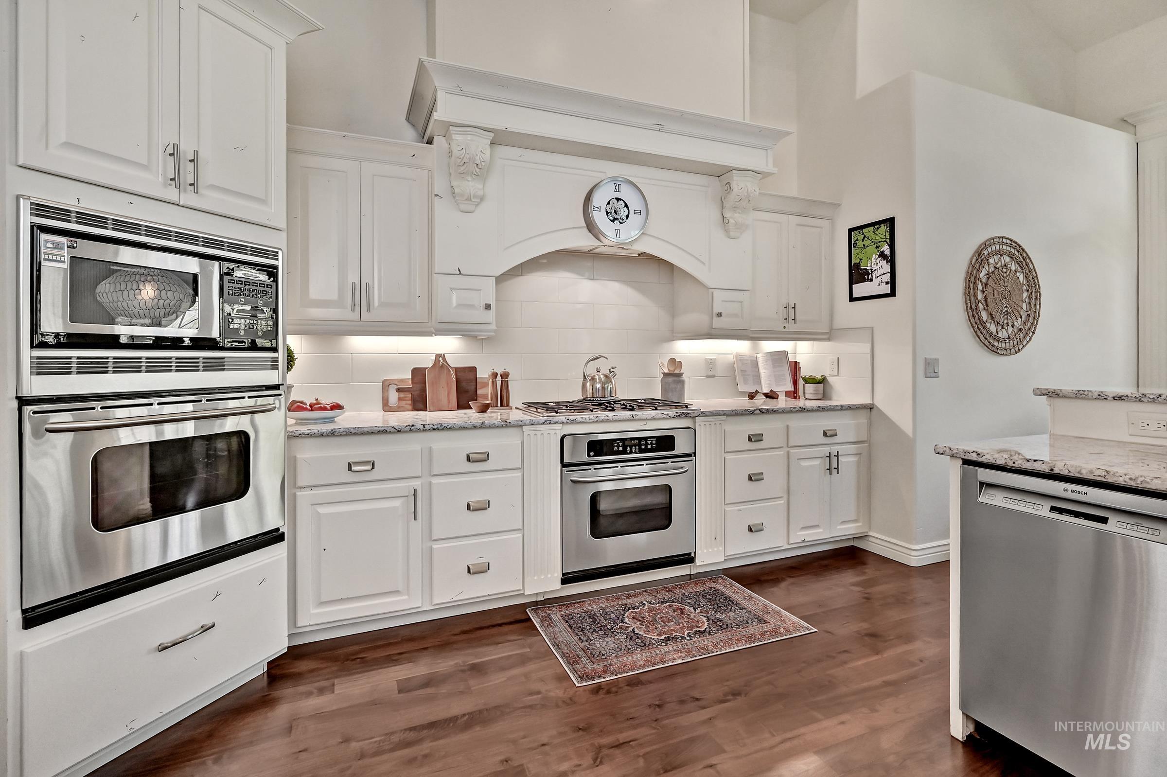 1354 W Overlake Ct, Eagle, Idaho 83616, 5 Bedrooms, 3 Bathrooms, Residential For Sale, Price $975,000, 99000979