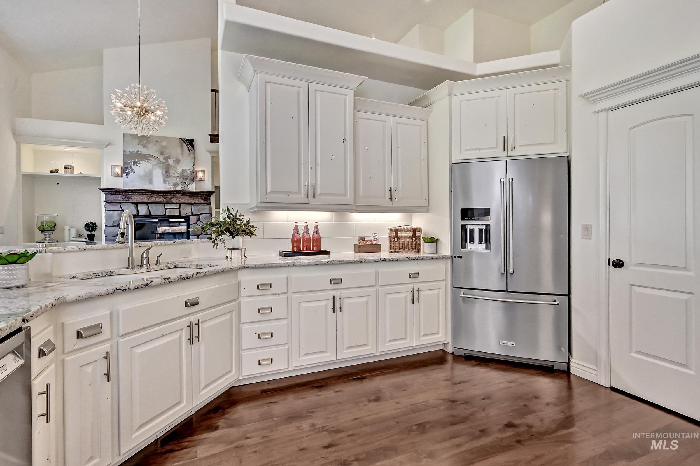 1354 W Overlake Ct, Eagle, Idaho 83616, 5 Bedrooms, 3 Bathrooms, Residential For Sale, Price $975,000, 99000979