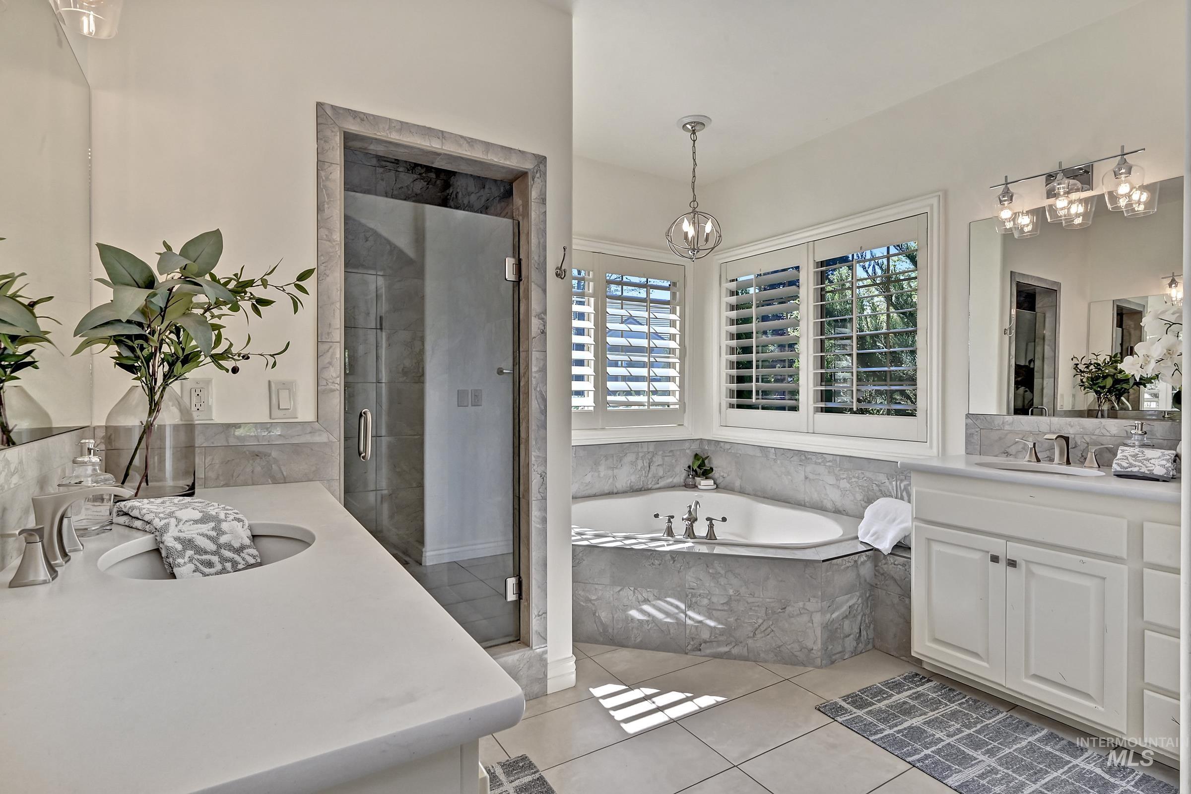 1354 W Overlake Ct, Eagle, Idaho 83616, 5 Bedrooms, 3 Bathrooms, Residential For Sale, Price $975,000, 99000979