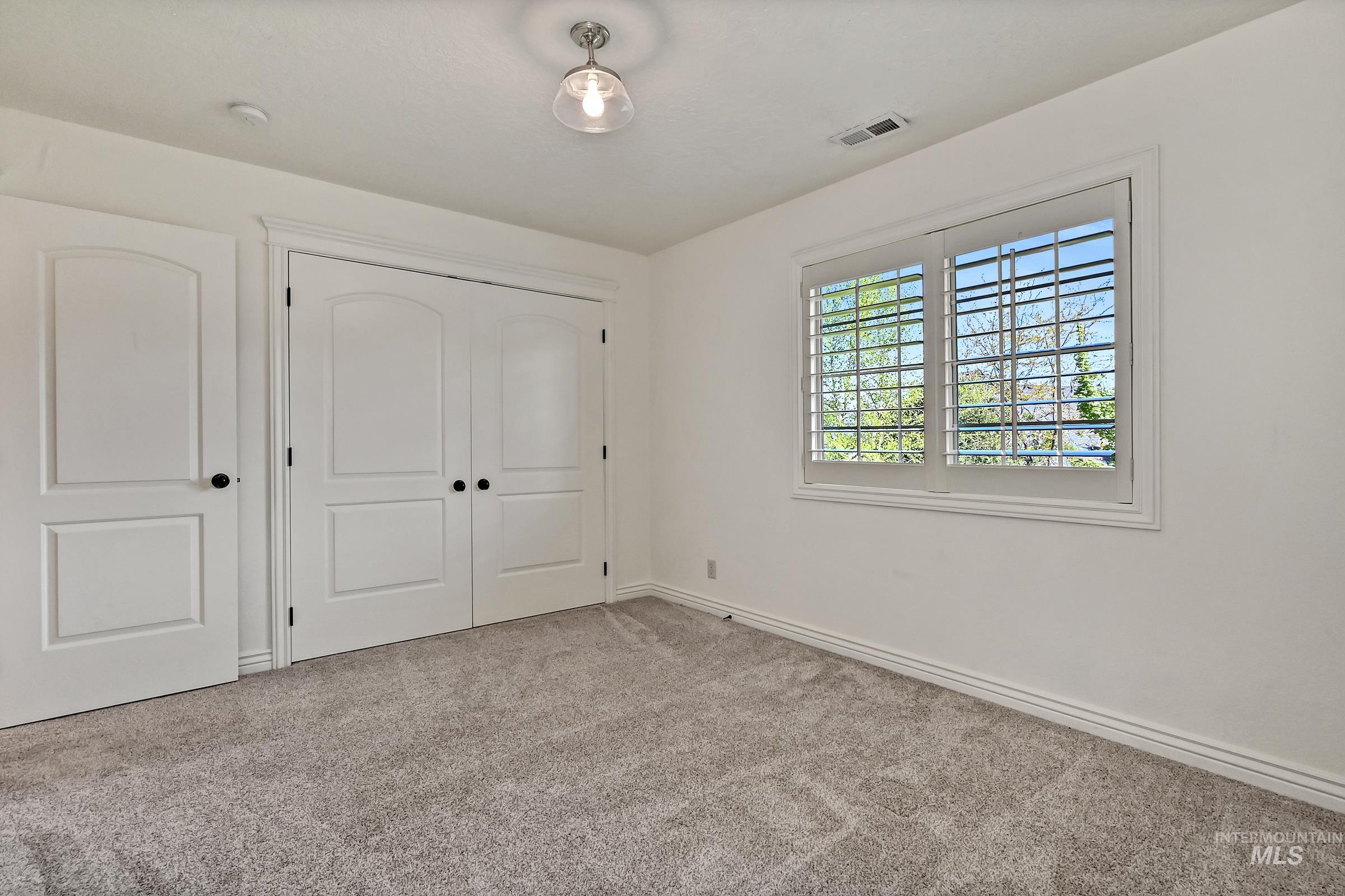 1354 W Overlake Ct, Eagle, Idaho 83616, 5 Bedrooms, 3 Bathrooms, Residential For Sale, Price $975,000, 99000979
