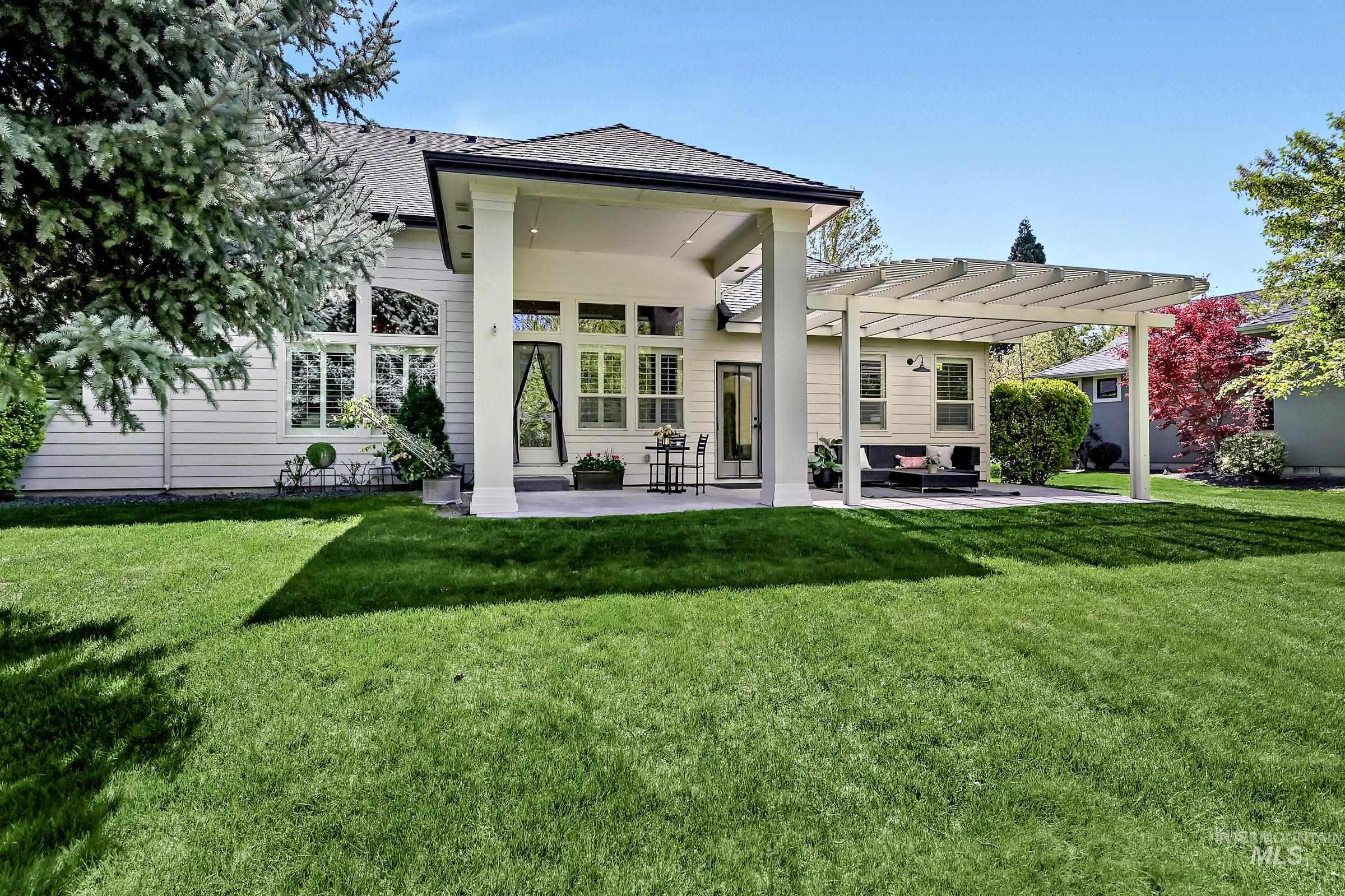 1354 W Overlake Ct, Eagle, Idaho 83616, 5 Bedrooms, 3 Bathrooms, Residential For Sale, Price $975,000, 99000979