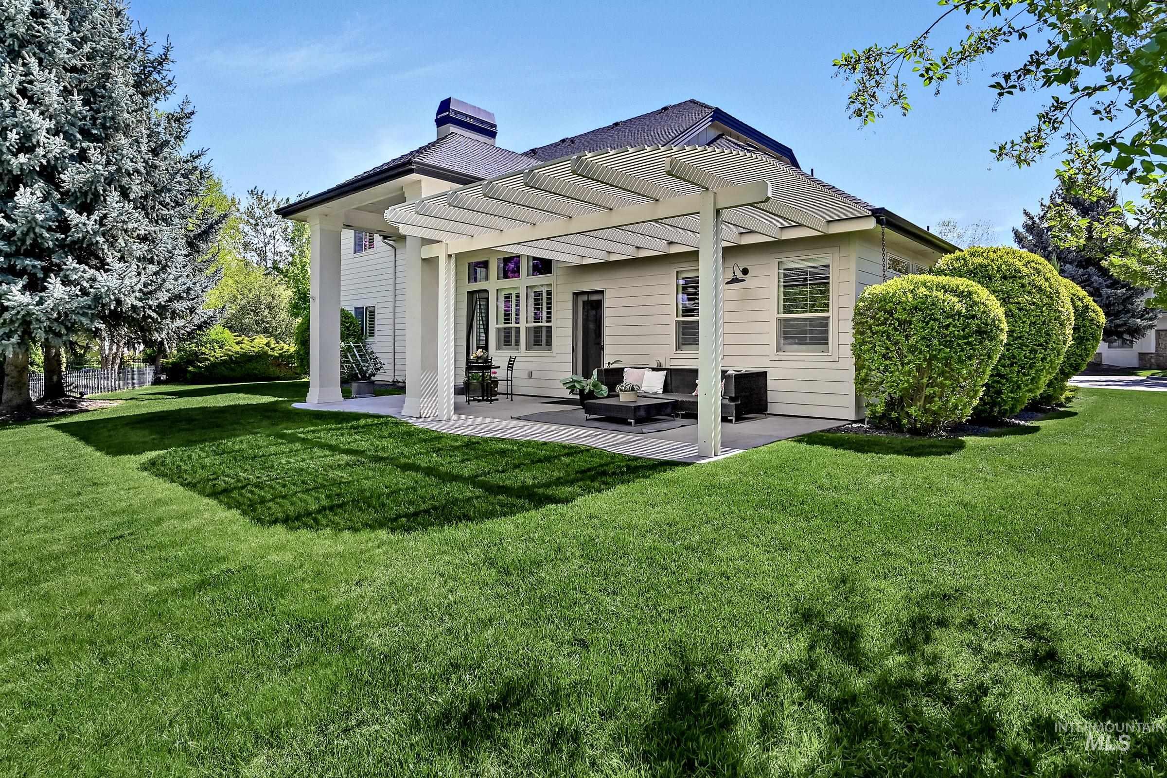 1354 W Overlake Ct, Eagle, Idaho 83616, 5 Bedrooms, 3 Bathrooms, Residential For Sale, Price $975,000, 99000979