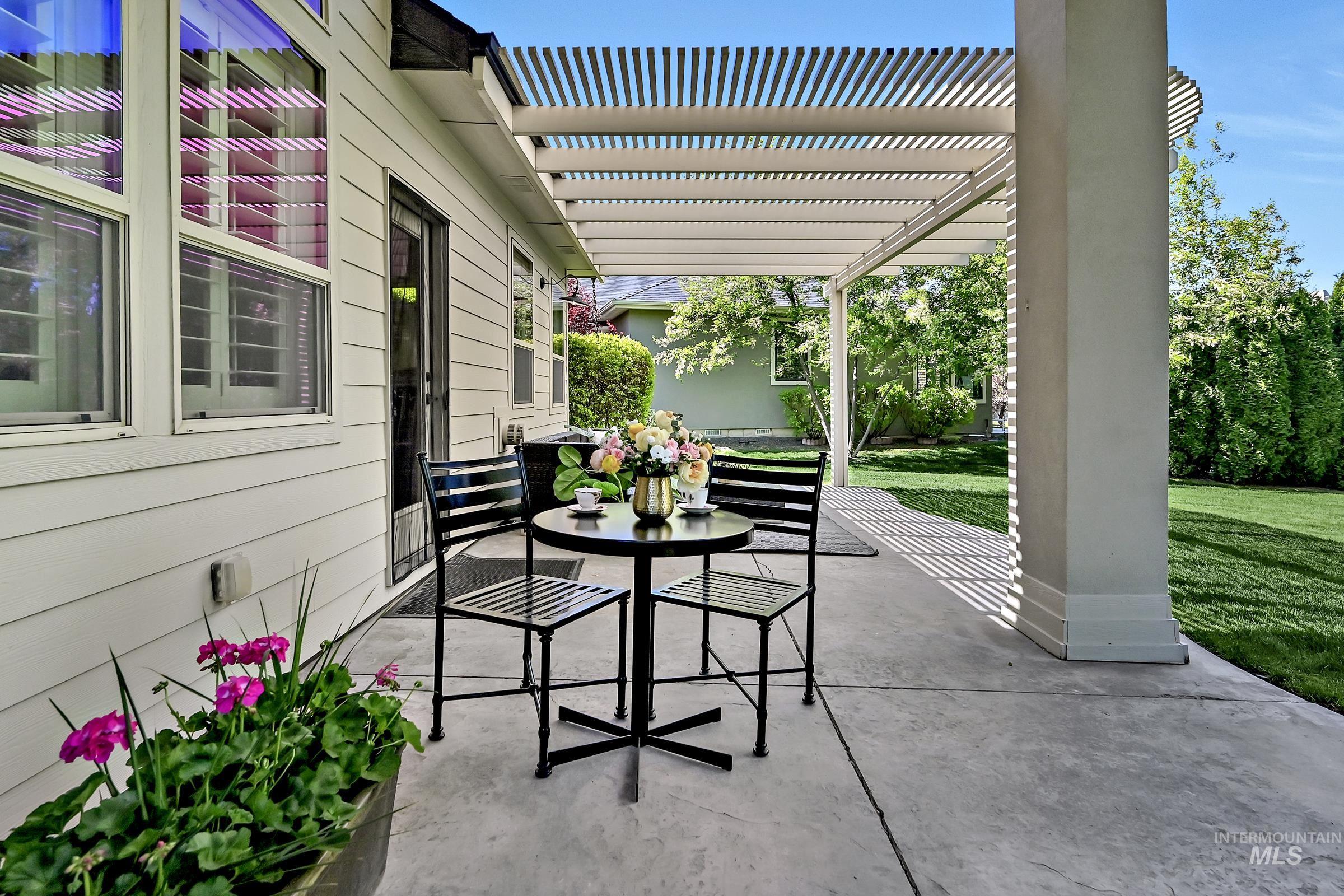 1354 W Overlake Ct, Eagle, Idaho 83616, 5 Bedrooms, 3 Bathrooms, Residential For Sale, Price $975,000, 99000979