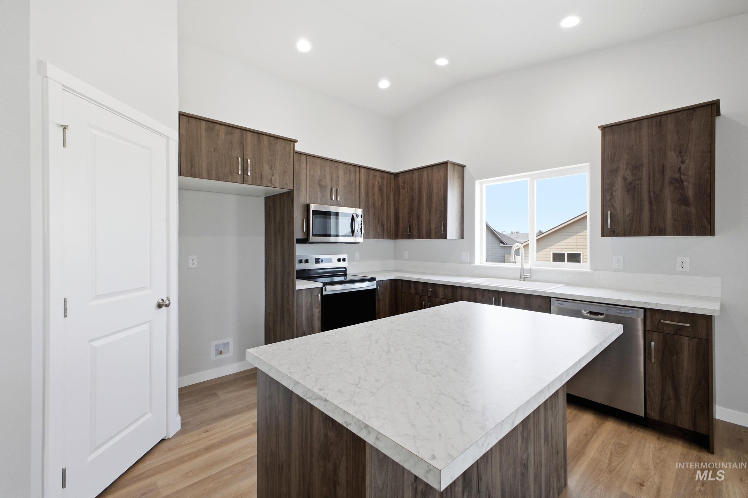 185 N Tideberry Ave, Kuna, Idaho 83634, 4 Bedrooms, 2 Bathrooms, Residential For Sale, Price $444,990,MLS 99000982