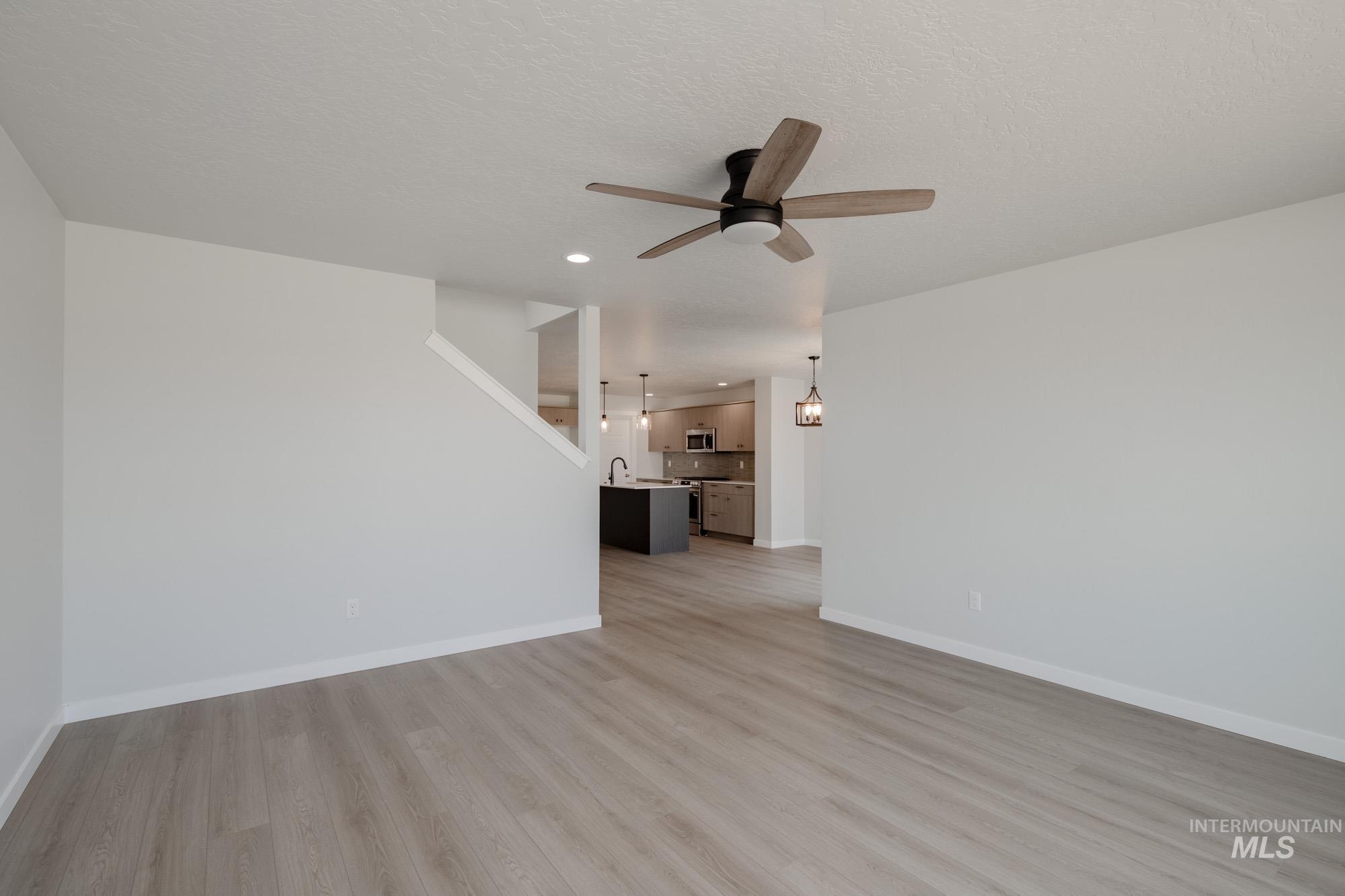 1268 N Coltsfoot Ave, Kuna, Idaho 83634, 5 Bedrooms, 2.5 Bathrooms, Residential For Sale, Price $499,990,MLS 99000984