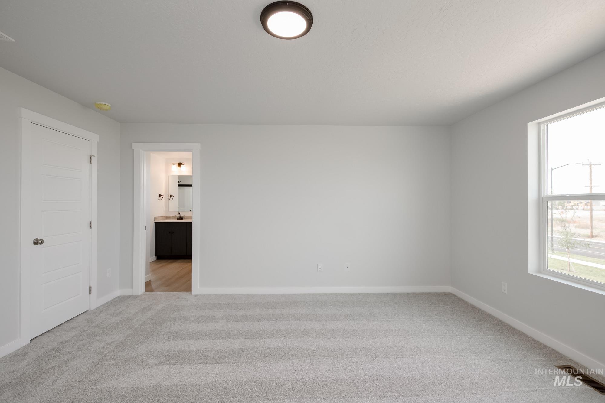1268 N Coltsfoot Ave, Kuna, Idaho 83634, 5 Bedrooms, 2.5 Bathrooms, Residential For Sale, Price $499,990,MLS 99000984