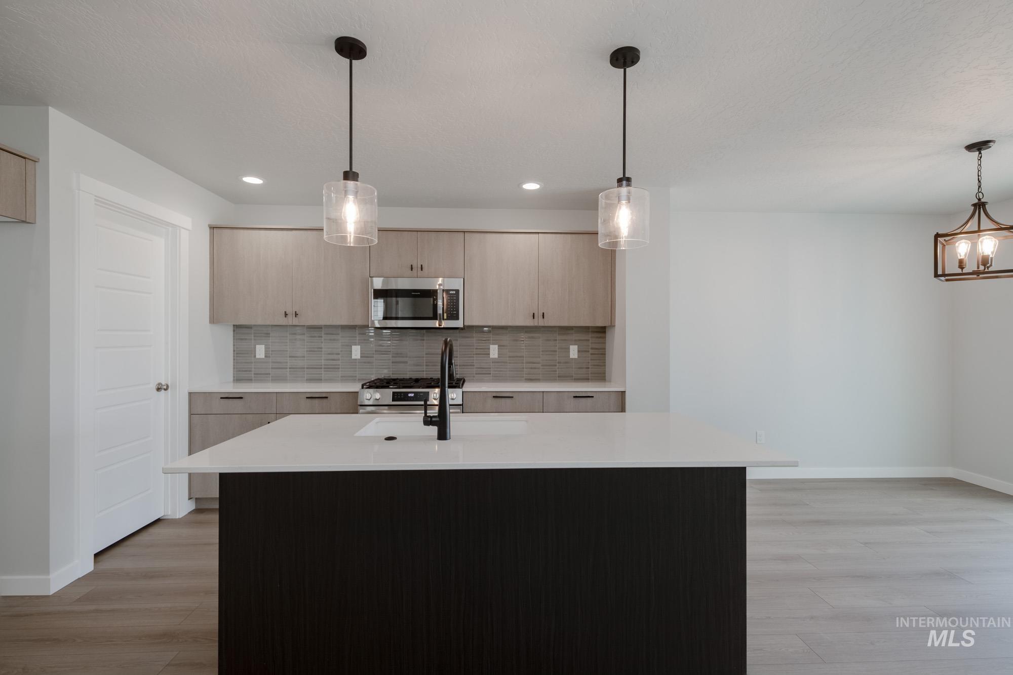 1268 N Coltsfoot Ave, Kuna, Idaho 83634, 5 Bedrooms, 2.5 Bathrooms, Residential For Sale, Price $499,990,MLS 99000984