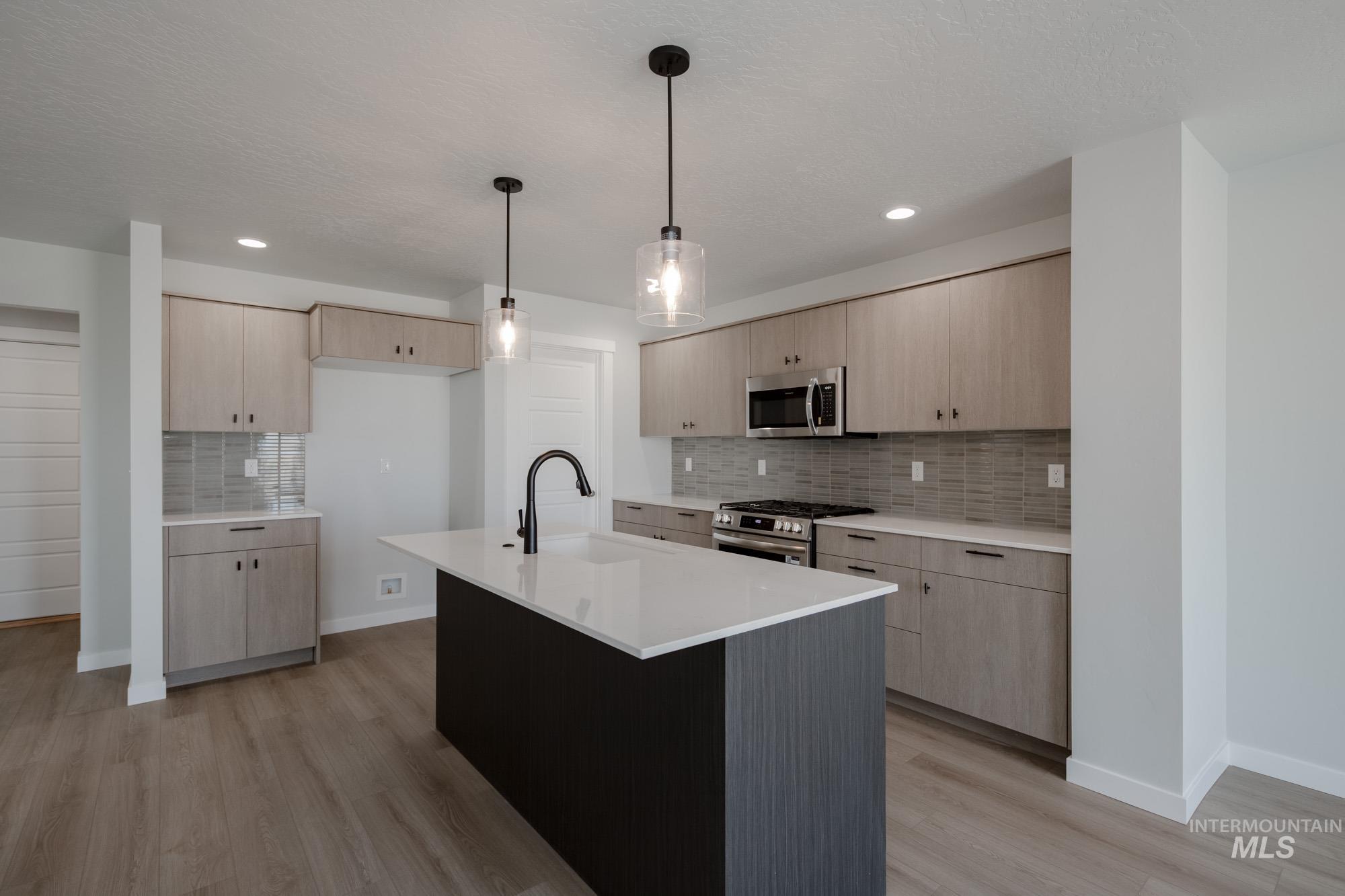 1268 N Coltsfoot Ave, Kuna, Idaho 83634, 5 Bedrooms, 2.5 Bathrooms, Residential For Sale, Price $499,990,MLS 99000984