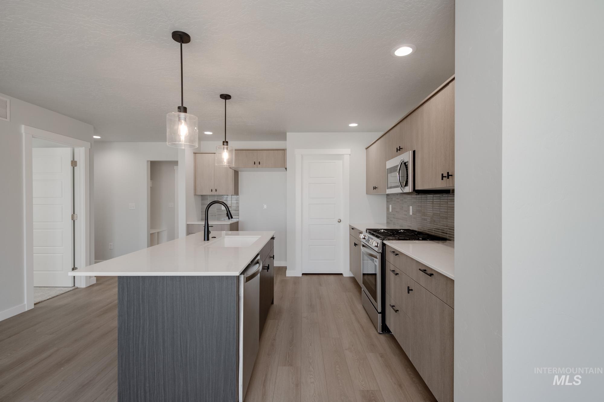 1268 N Coltsfoot Ave, Kuna, Idaho 83634, 5 Bedrooms, 2.5 Bathrooms, Residential For Sale, Price $499,990,MLS 99000984