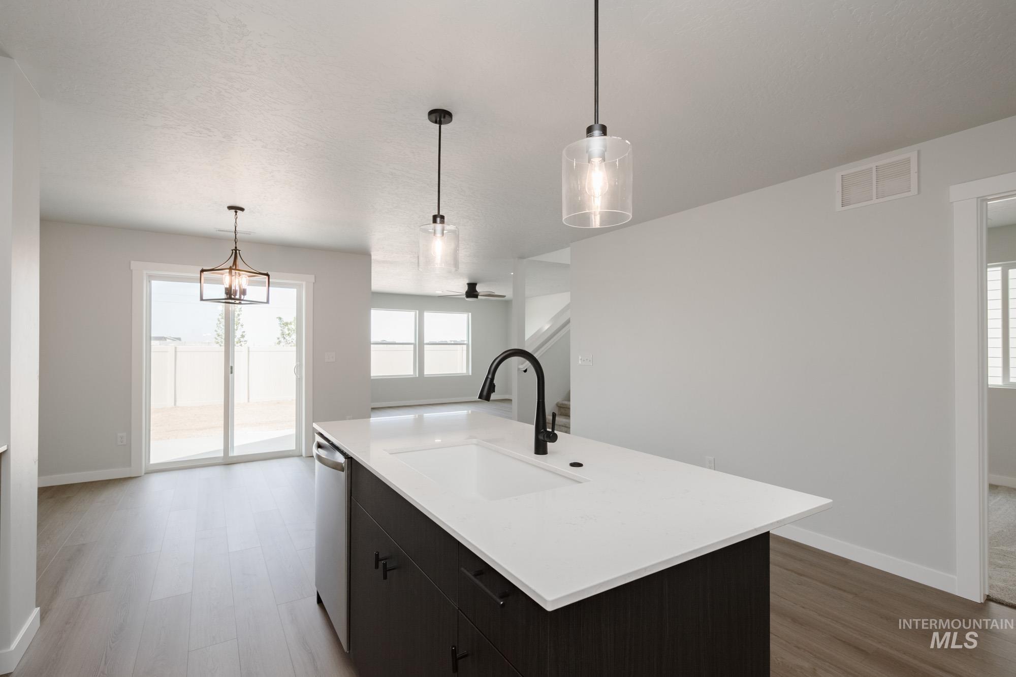 1268 N Coltsfoot Ave, Kuna, Idaho 83634, 5 Bedrooms, 2.5 Bathrooms, Residential For Sale, Price $499,990,MLS 99000984