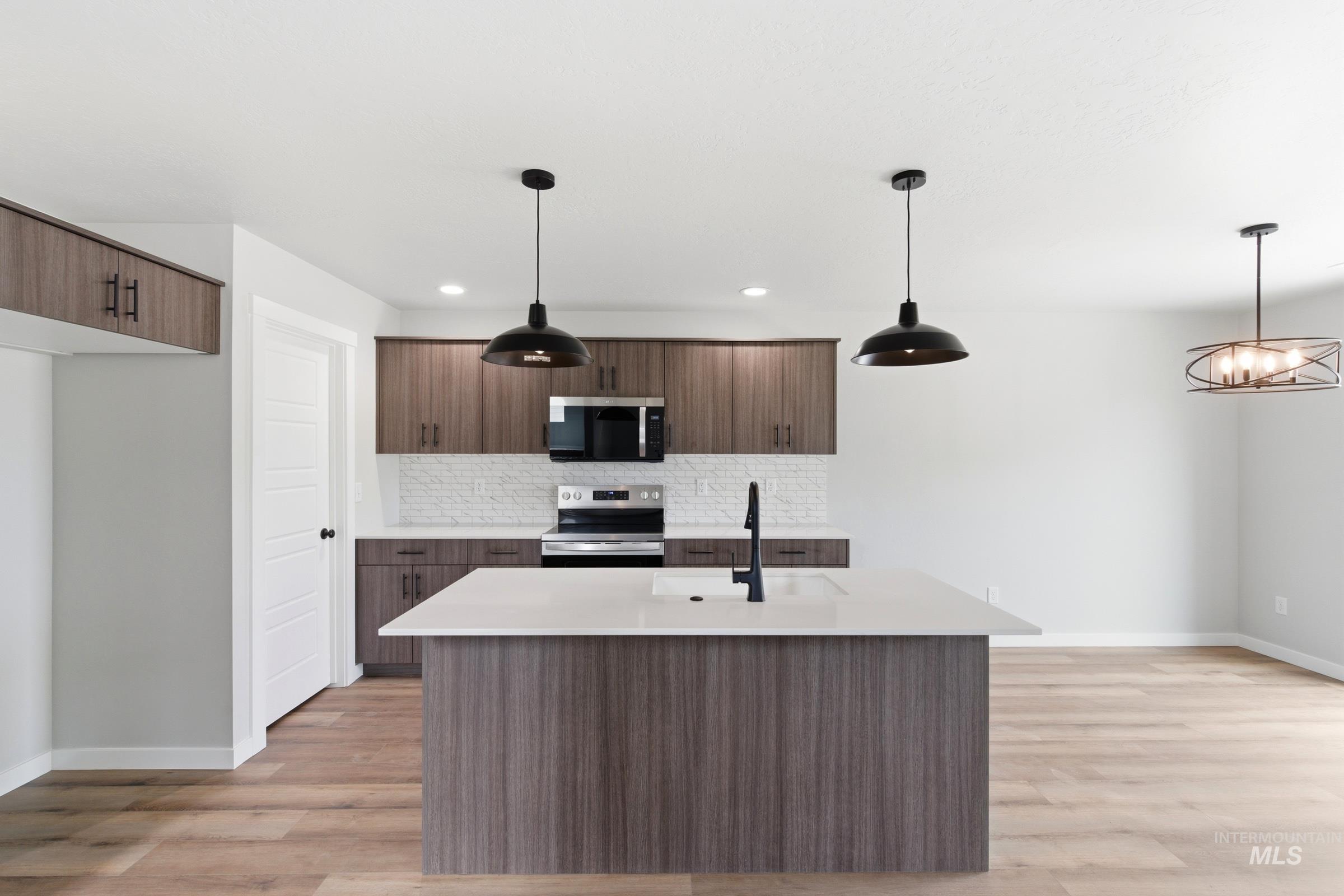 2559 W Tar Sands Dr, Kuna, Idaho 83634, 3 Bedrooms, 2.5 Bathrooms, Residential For Sale, Price $464,990,MLS 99000985