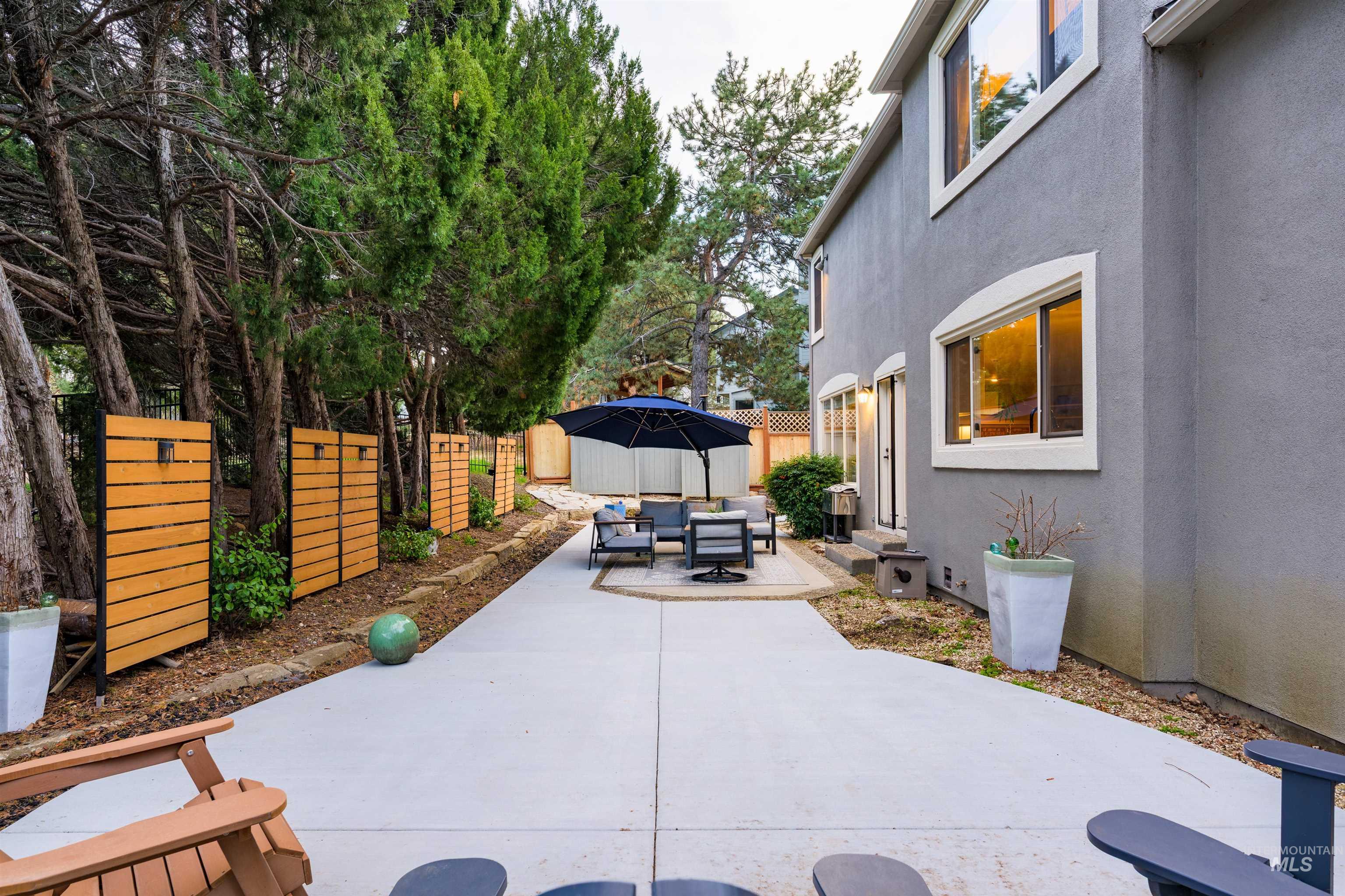 1865 E Sendero Ln, Boise, Idaho 83712, 5 Bedrooms, 3 Bathrooms, Residential For Sale, Price $950,000, 99000987