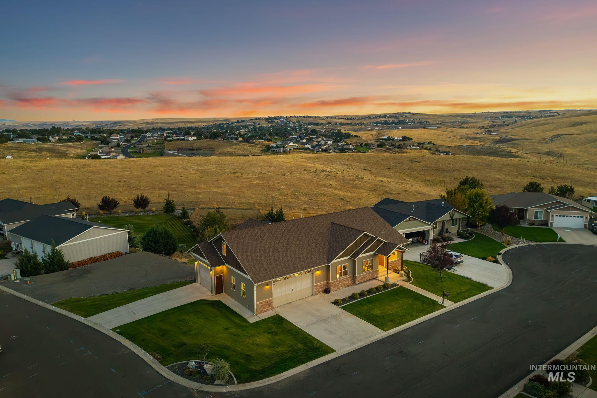 2501 Westridge, Clarkston, Washington 99403, 4 Bedrooms, 3 Bathrooms, Residential For Sale, Price $910,000,MLS 99000990