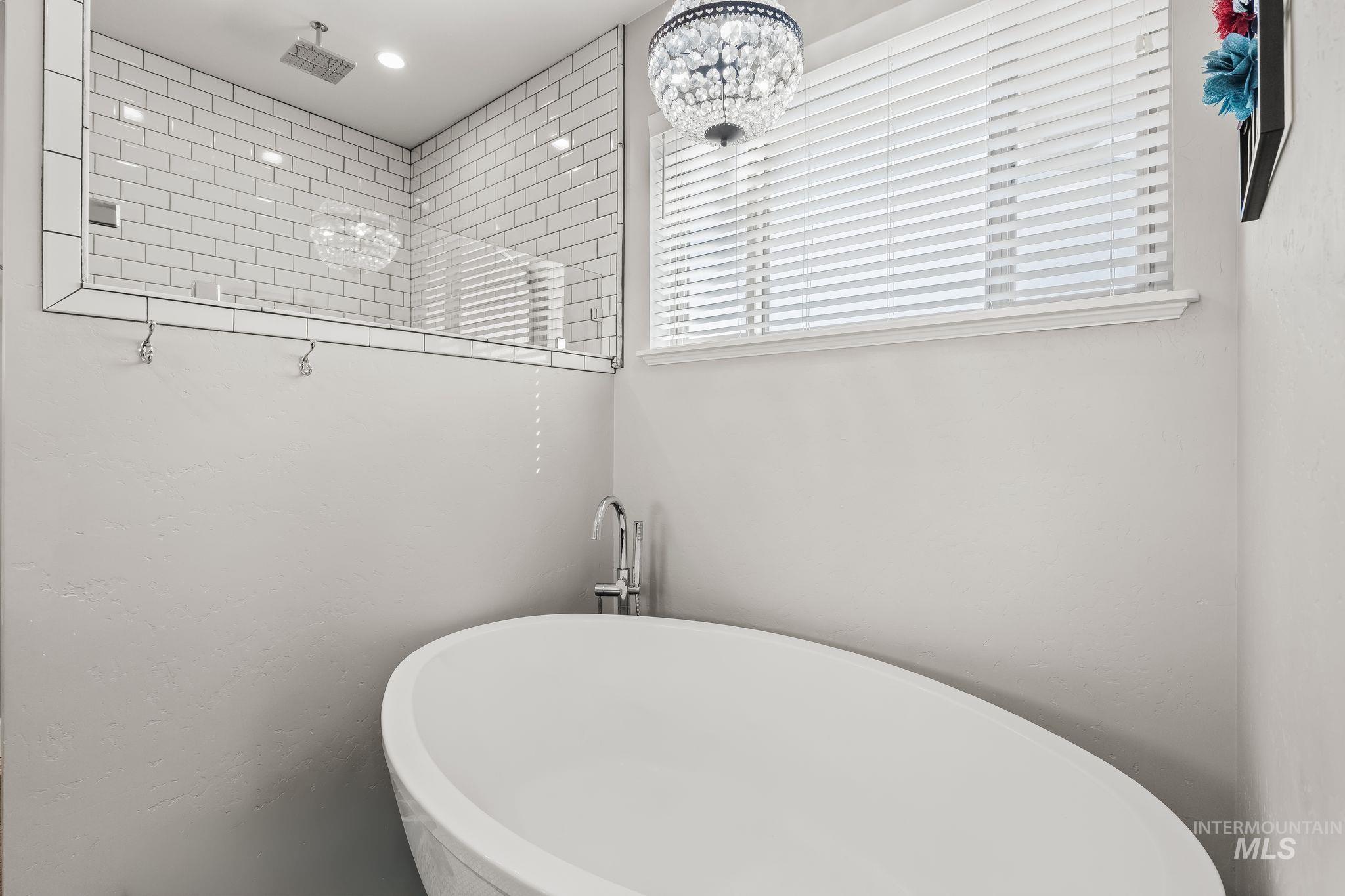 2501 Westridge, Clarkston, Washington 99403, 4 Bedrooms, 3 Bathrooms, Residential For Sale, Price $910,000,MLS 99000990