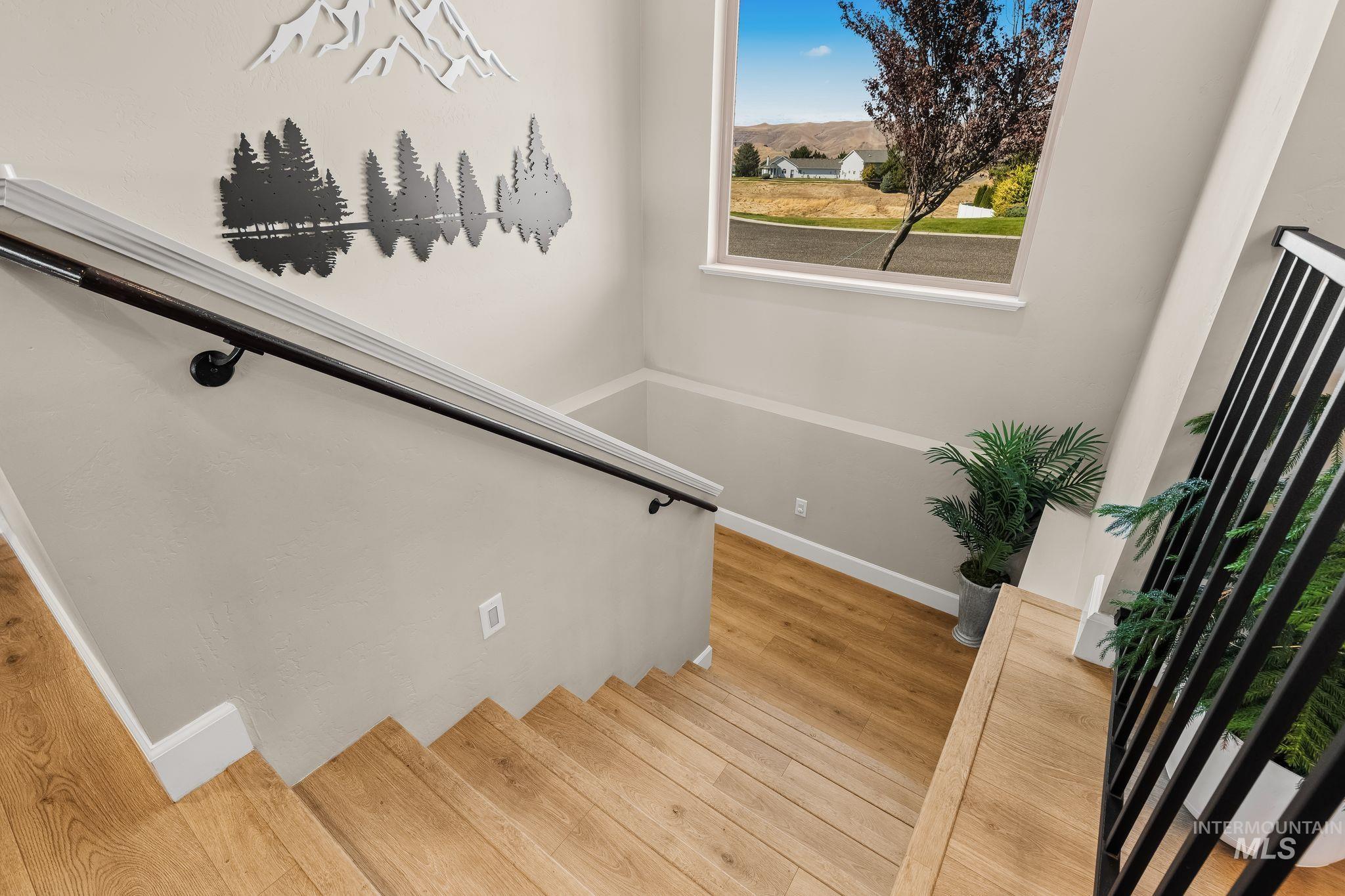 2501 Westridge, Clarkston, Washington 99403, 4 Bedrooms, 3 Bathrooms, Residential For Sale, Price $910,000,MLS 99000990