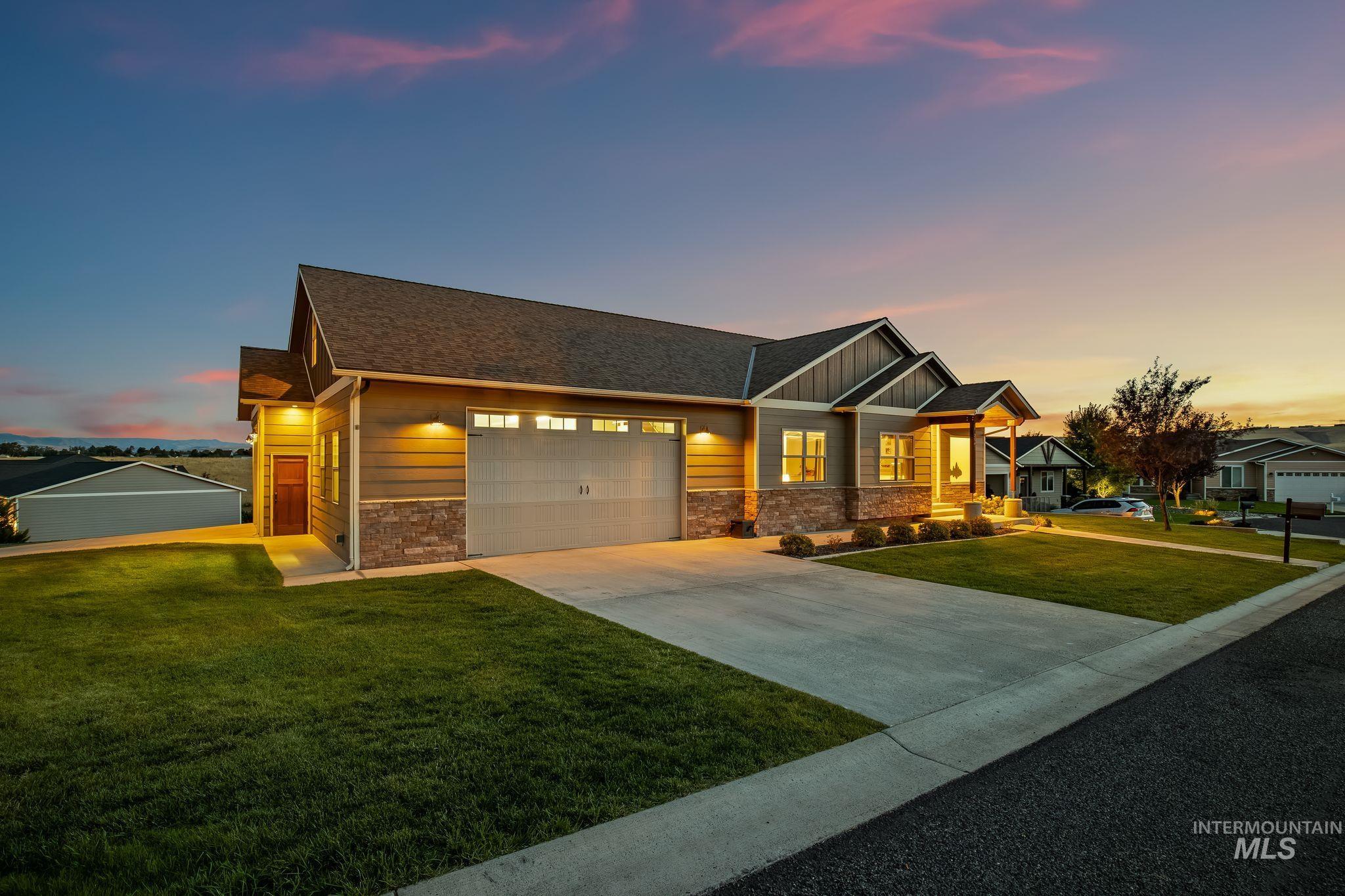 2501 Westridge, Clarkston, Washington 99403, 4 Bedrooms, 3 Bathrooms, Residential For Sale, Price $910,000,MLS 99000990