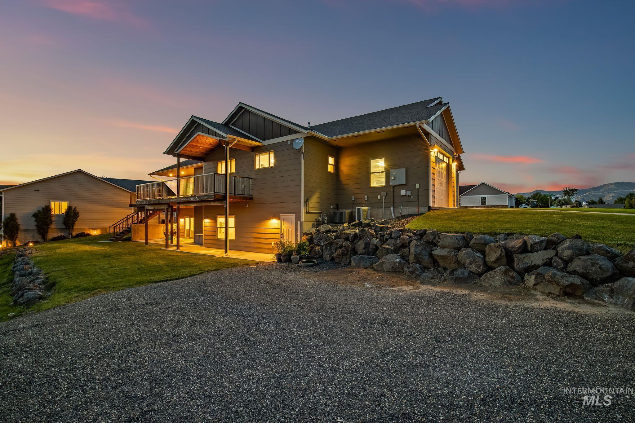 2501 Westridge, Clarkston, Washington 99403, 4 Bedrooms, 3 Bathrooms, Residential For Sale, Price $910,000,MLS 99000990