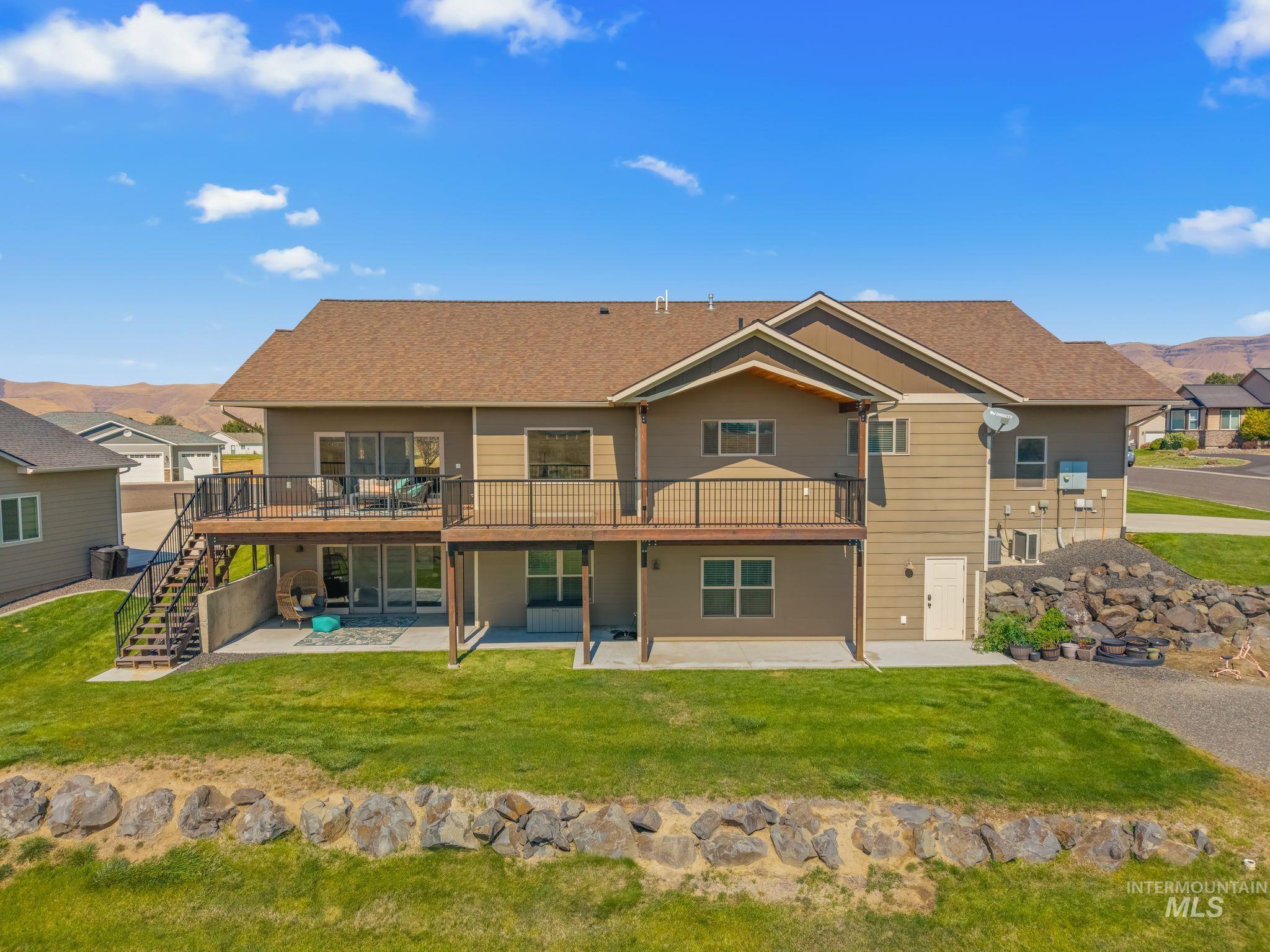 2501 Westridge, Clarkston, Washington 99403, 4 Bedrooms, 3 Bathrooms, Residential For Sale, Price $910,000,MLS 99000990