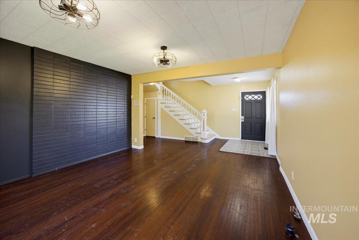 1803 S 10th Ave, Caldwell, Idaho 83605, 3 Bedrooms, 2 Bathrooms, Residential For Sale, Price $579,900,MLS 99000993