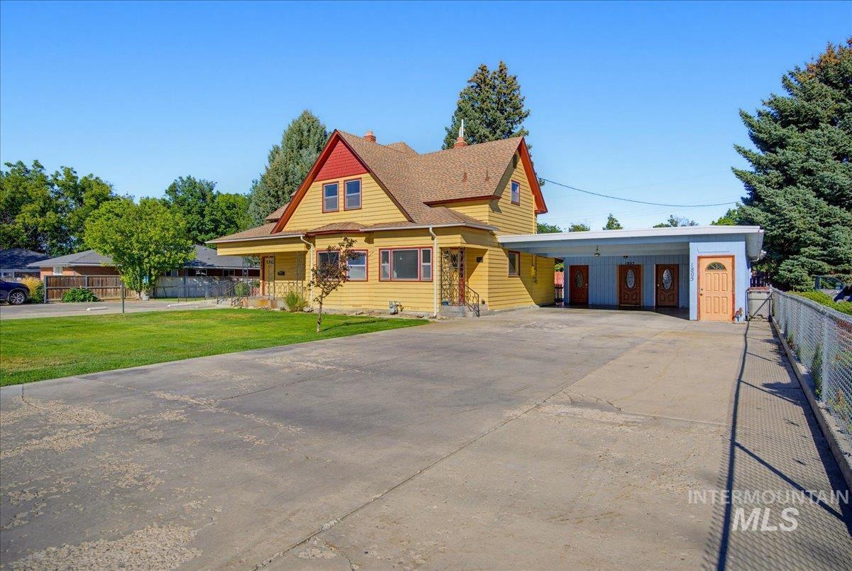 1803 S 10th Ave, Caldwell, Idaho 83605, 3 Bedrooms, 2 Bathrooms, Residential For Sale, Price $579,900,MLS 99000993