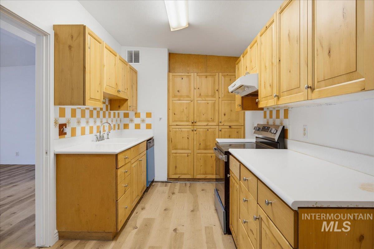 1803 S 10th Ave, Caldwell, Idaho 83605, 3 Bedrooms, 2 Bathrooms, Residential For Sale, Price $579,900,MLS 99000993