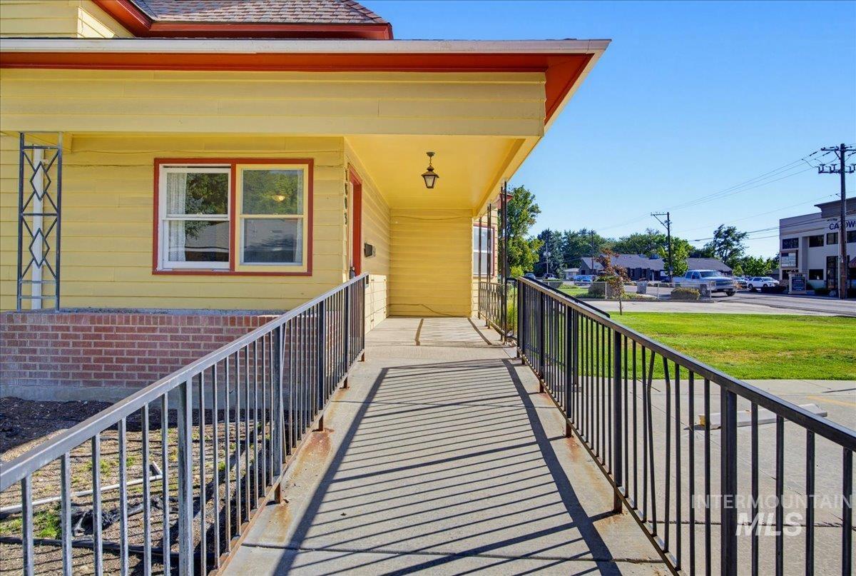 1803 S 10th Ave, Caldwell, Idaho 83605, 3 Bedrooms, 2 Bathrooms, Residential For Sale, Price $579,900,MLS 99000993