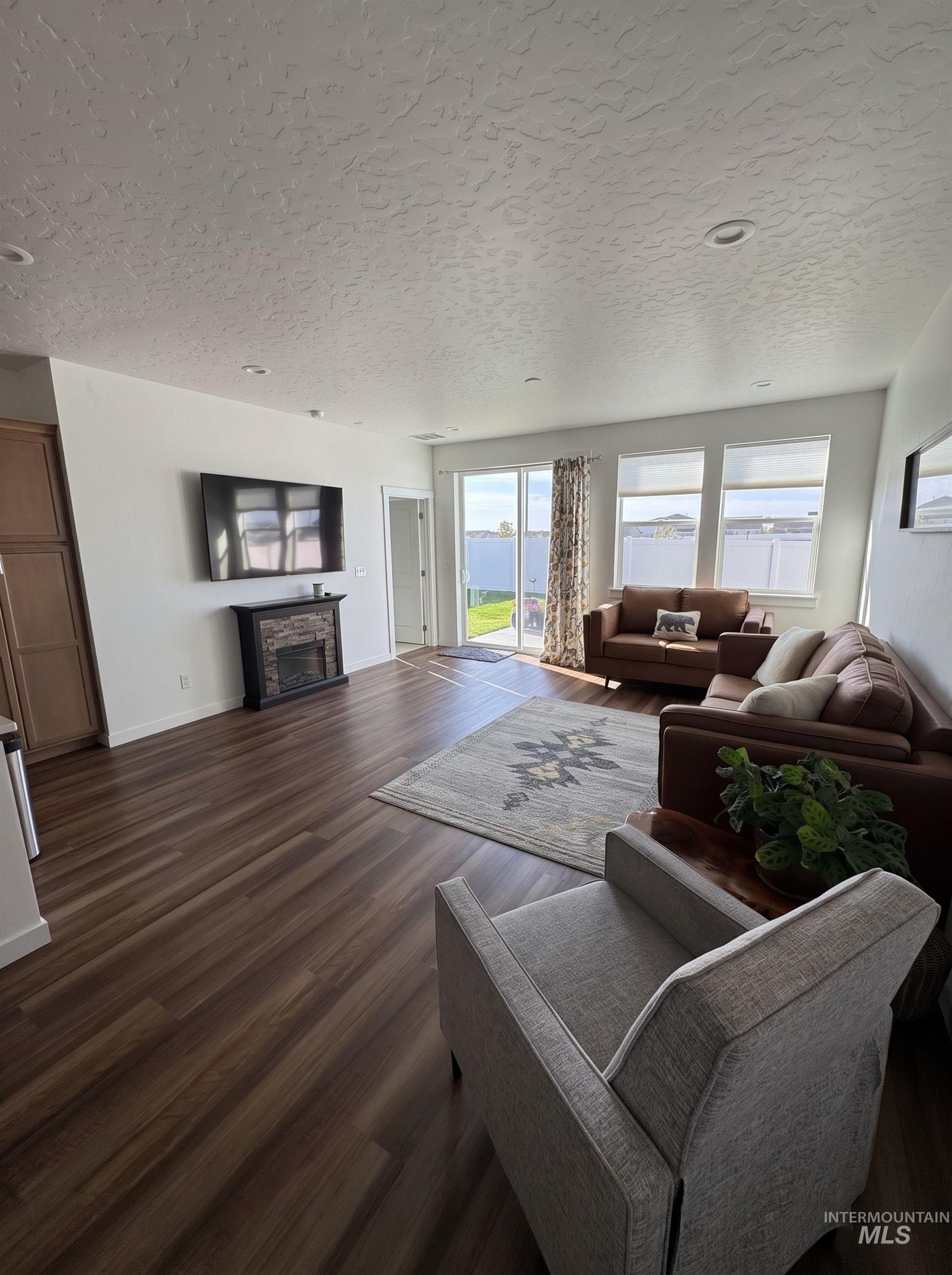 14661 Wing Spread Dr, Caldwell, Idaho 83607, 3 Bedrooms, 2 Bathrooms, Residential For Sale, Price $355,000,MLS 99000997