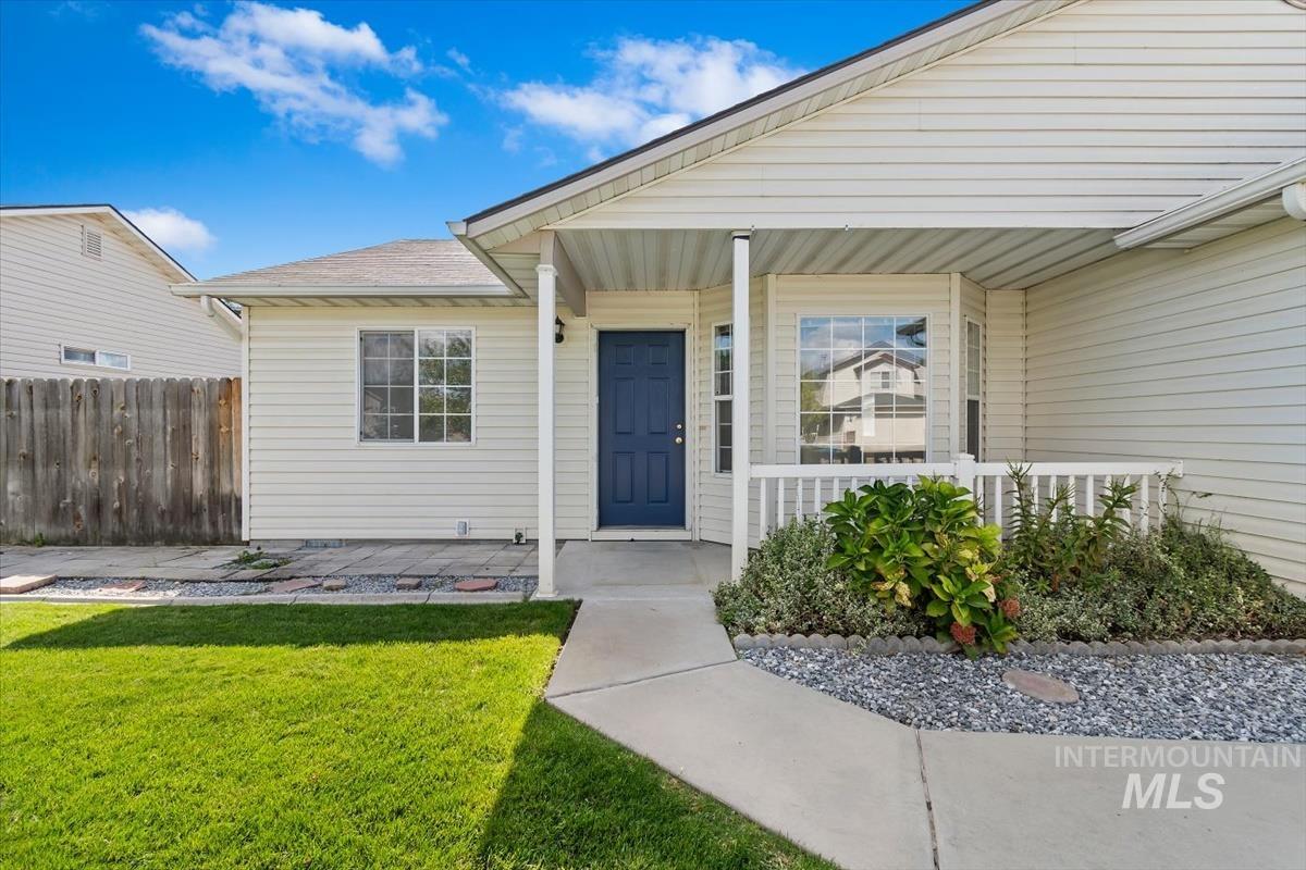 11927 Colonial, Caldwell, Idaho 83605, 3 Bedrooms, 2 Bathrooms, Residential For Sale, Price $349,900,MLS 99000998