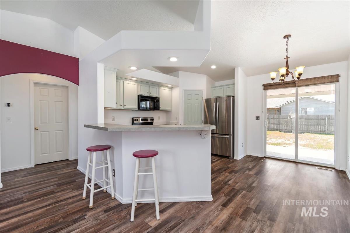 11927 Colonial, Caldwell, Idaho 83605, 3 Bedrooms, 2 Bathrooms, Residential For Sale, Price $349,900,MLS 99000998