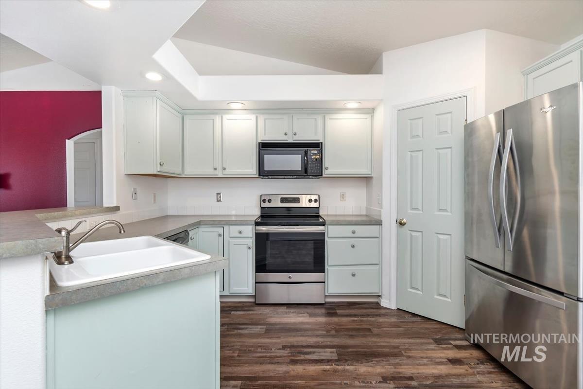 11927 Colonial, Caldwell, Idaho 83605, 3 Bedrooms, 2 Bathrooms, Residential For Sale, Price $349,900,MLS 99000998