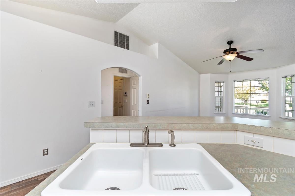 11927 Colonial, Caldwell, Idaho 83605, 3 Bedrooms, 2 Bathrooms, Residential For Sale, Price $349,900,MLS 99000998