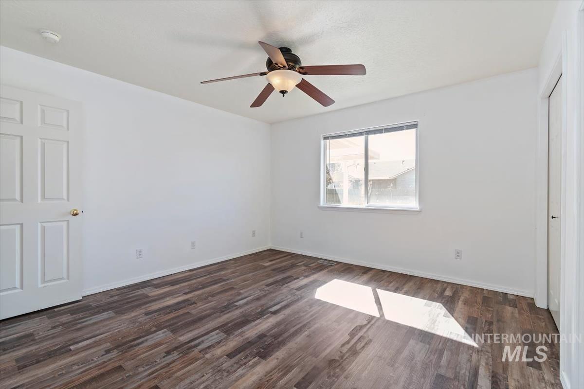 11927 Colonial, Caldwell, Idaho 83605, 3 Bedrooms, 2 Bathrooms, Residential For Sale, Price $349,900,MLS 99000998