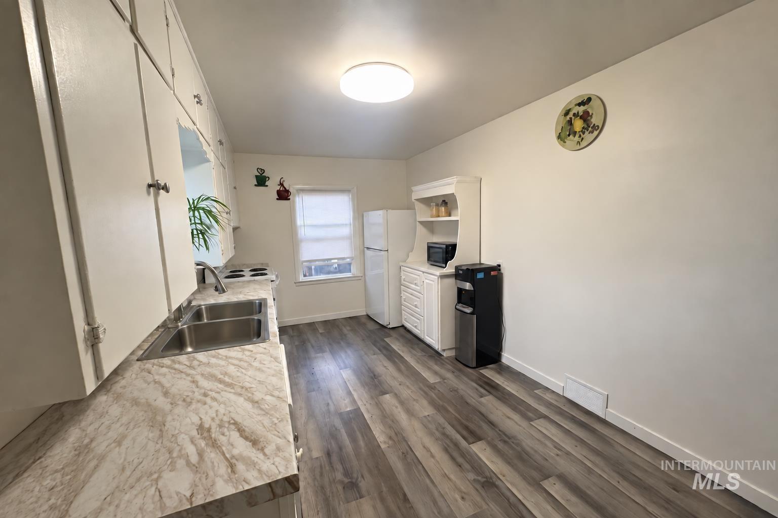 116 22nd Ave S, Nampa, Idaho 83651, 2 Bedrooms, 1 Bathroom, Residential Income For Sale, Price $405,000, 99001008