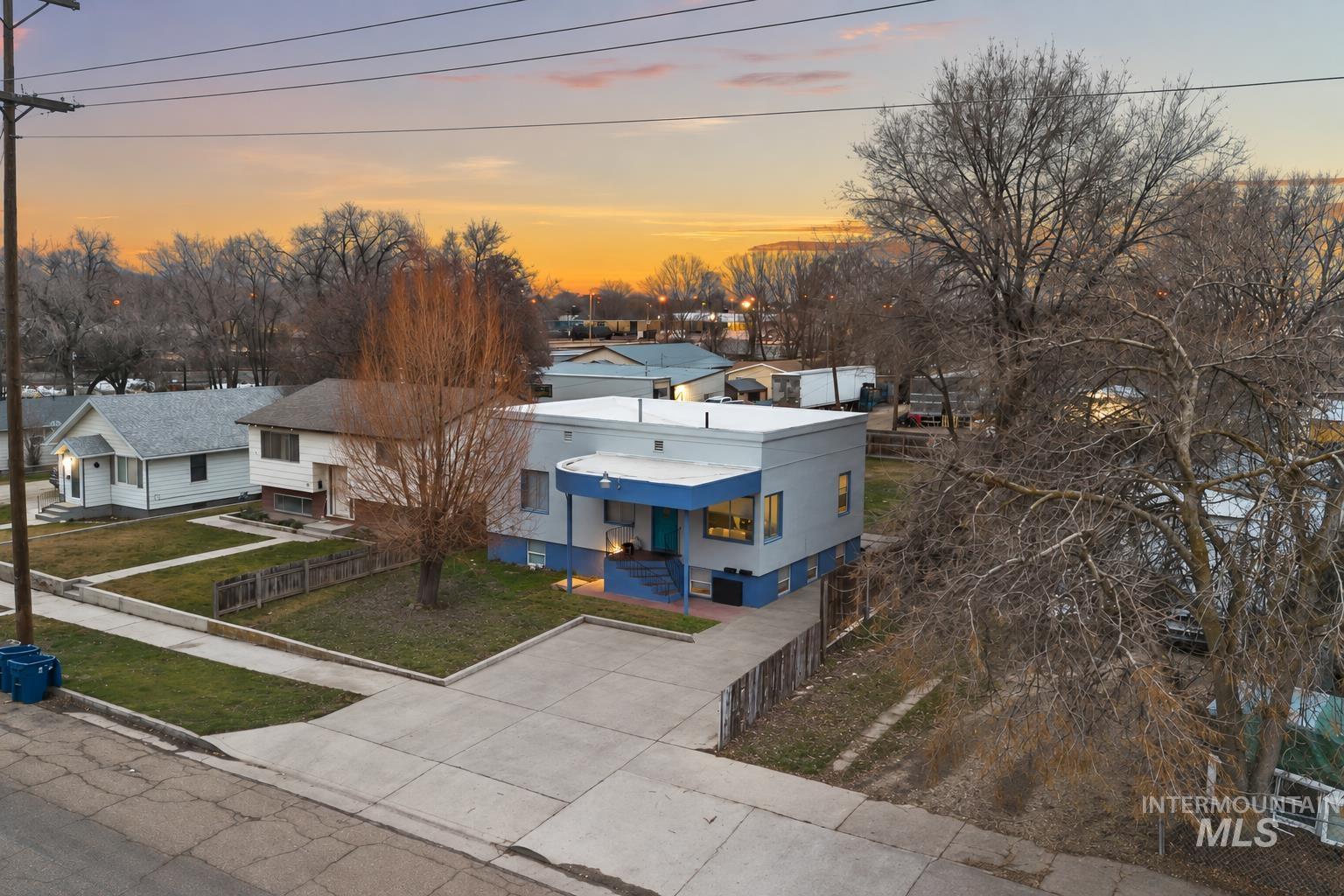116 22nd Ave S, Nampa, Idaho 83651, 2 Bedrooms, 1 Bathroom, Residential Income For Sale, Price $405,000, 99001008