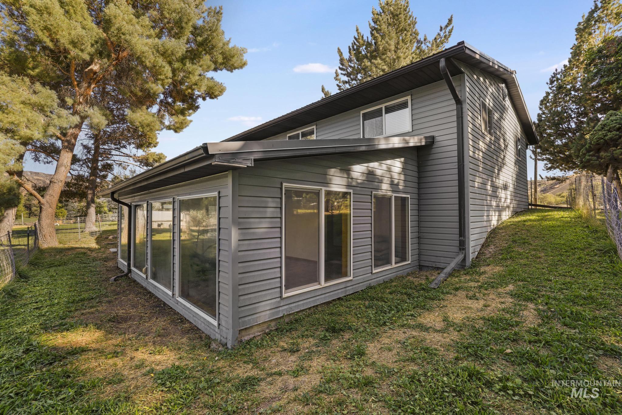 4796 River Rd, Buhl, Idaho 83316, 5 Bedrooms, 2 Bathrooms, Residential For Sale, Price $540,000,MLS 99001016
