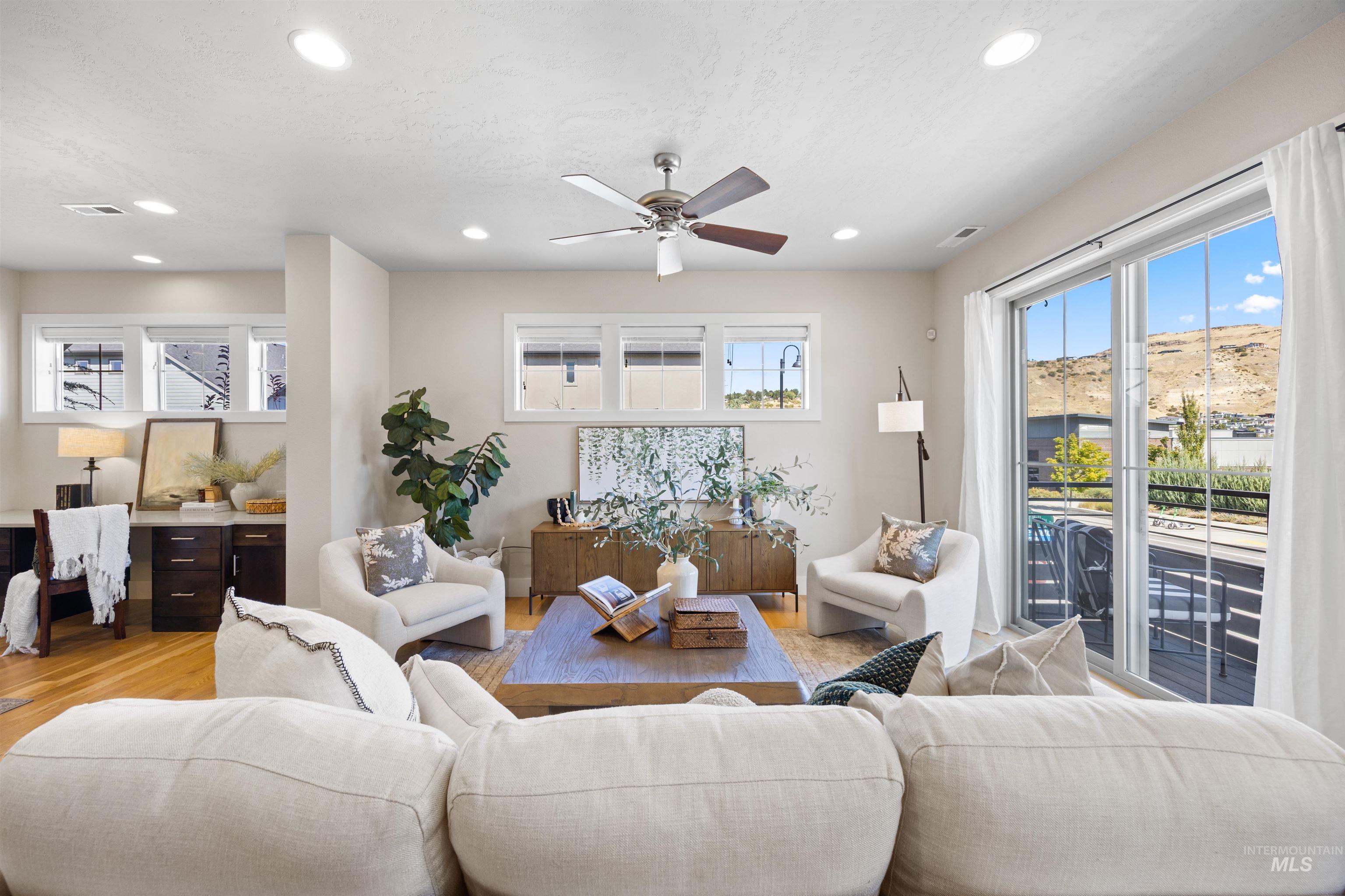 3270 E Thoroughbred Ln, Boise, Idaho 83716, 2 Bedrooms, 2.5 Bathrooms, Residential For Sale, Price $589,900,MLS 99001027