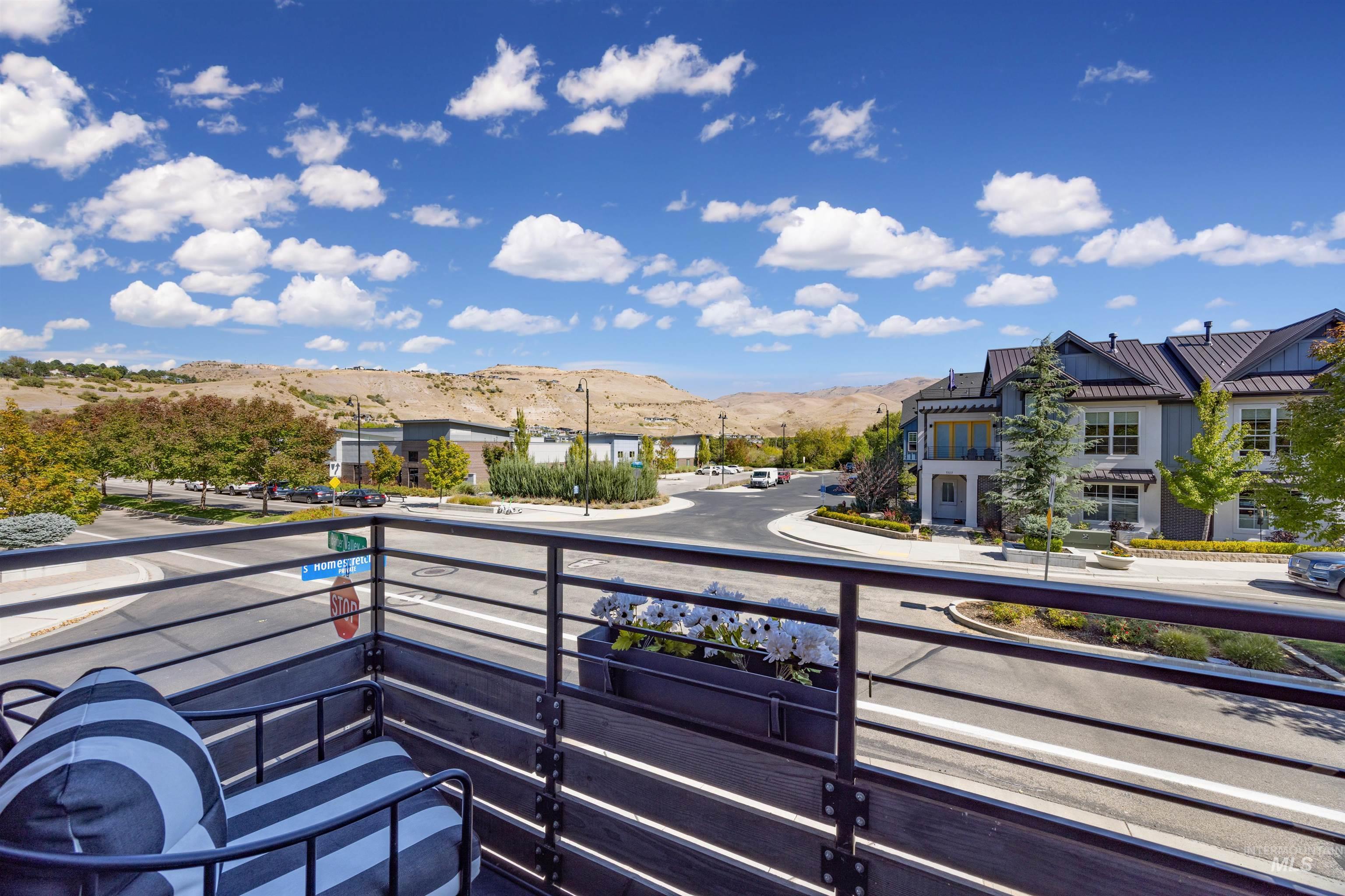 3270 E Thoroughbred Ln, Boise, Idaho 83716, 2 Bedrooms, 2.5 Bathrooms, Residential For Sale, Price $589,900,MLS 99001027
