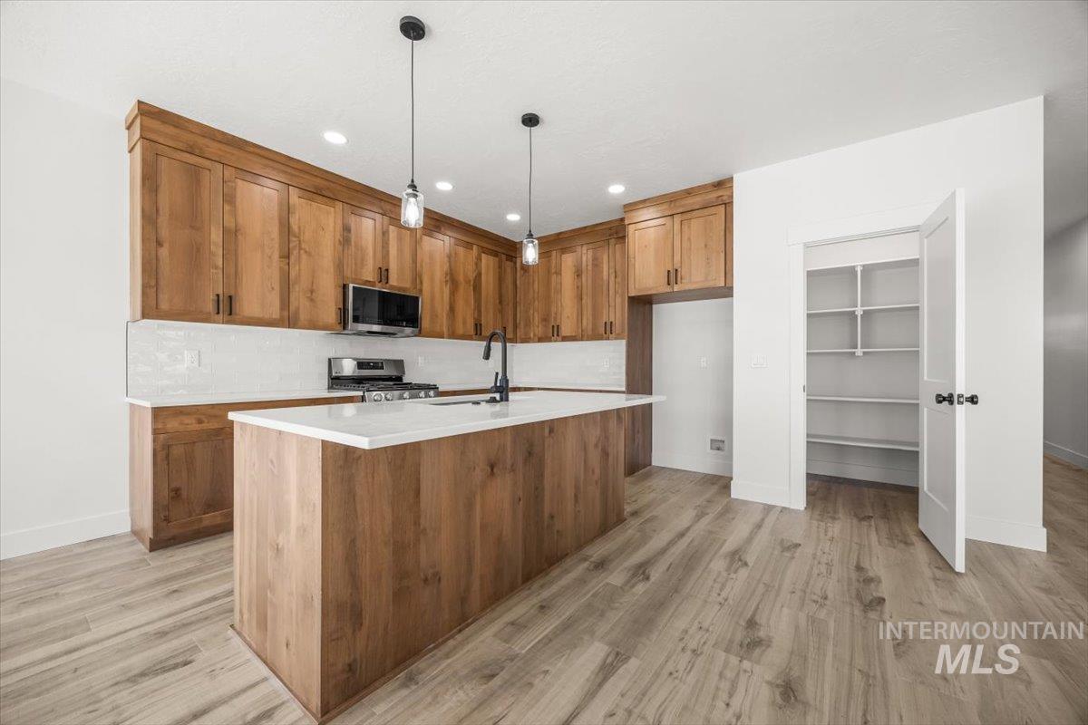 2176 Austin, Fruitland, Idaho 83619, 4 Bedrooms, 2 Bathrooms, Residential For Sale, Price $455,000,MLS 99001041