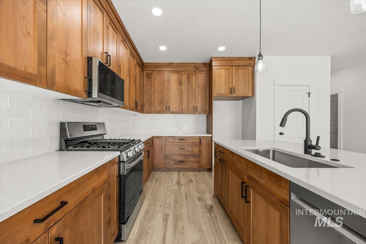 2176 Austin, Fruitland, Idaho 83619, 4 Bedrooms, 2 Bathrooms, Residential For Sale, Price $455,000,MLS 99001041