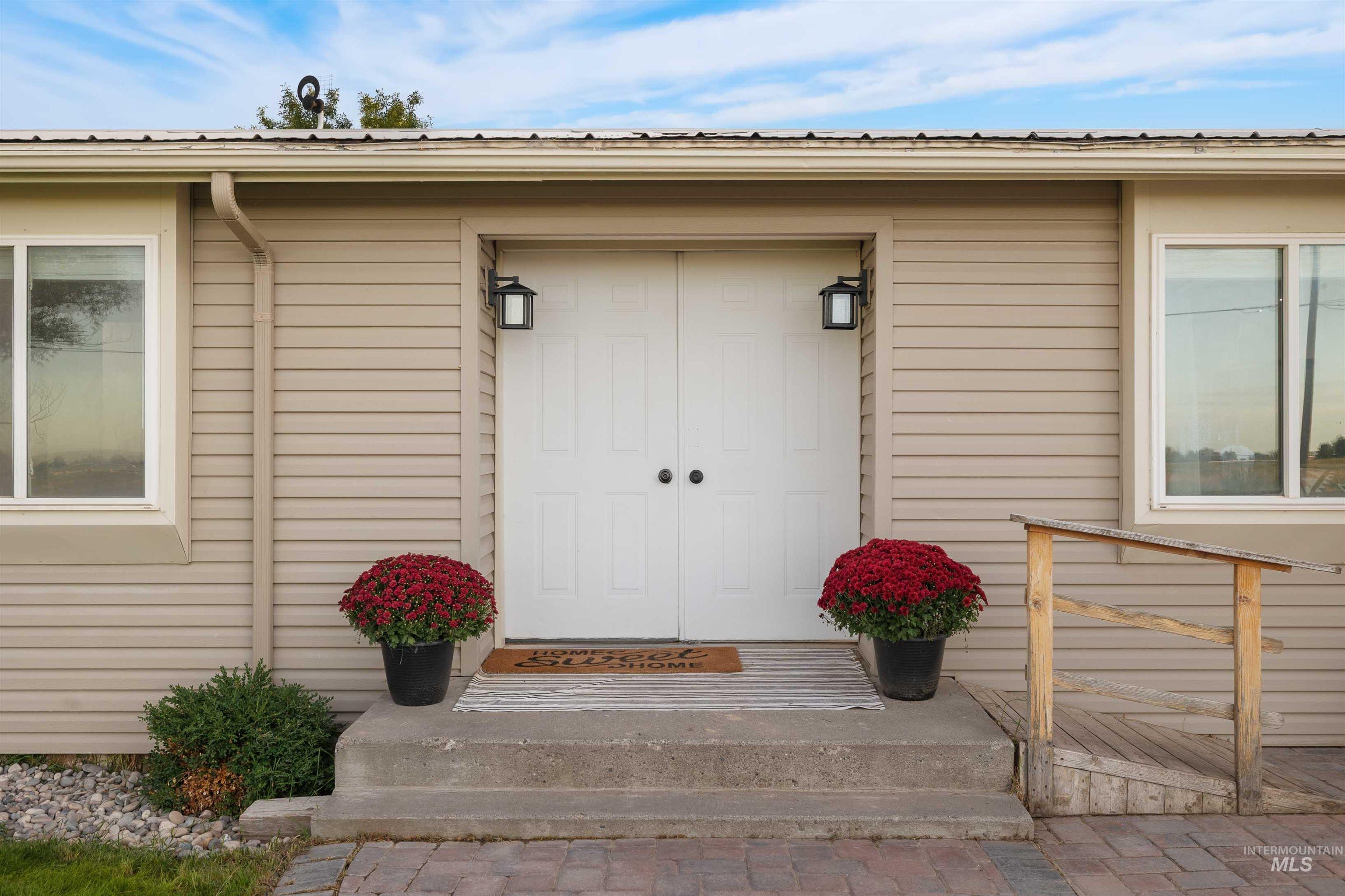 2681 E 3700 N, Twin Falls, Idaho 83301, 4 Bedrooms, 2 Bathrooms, Residential For Sale, Price $550,000,MLS 99001048