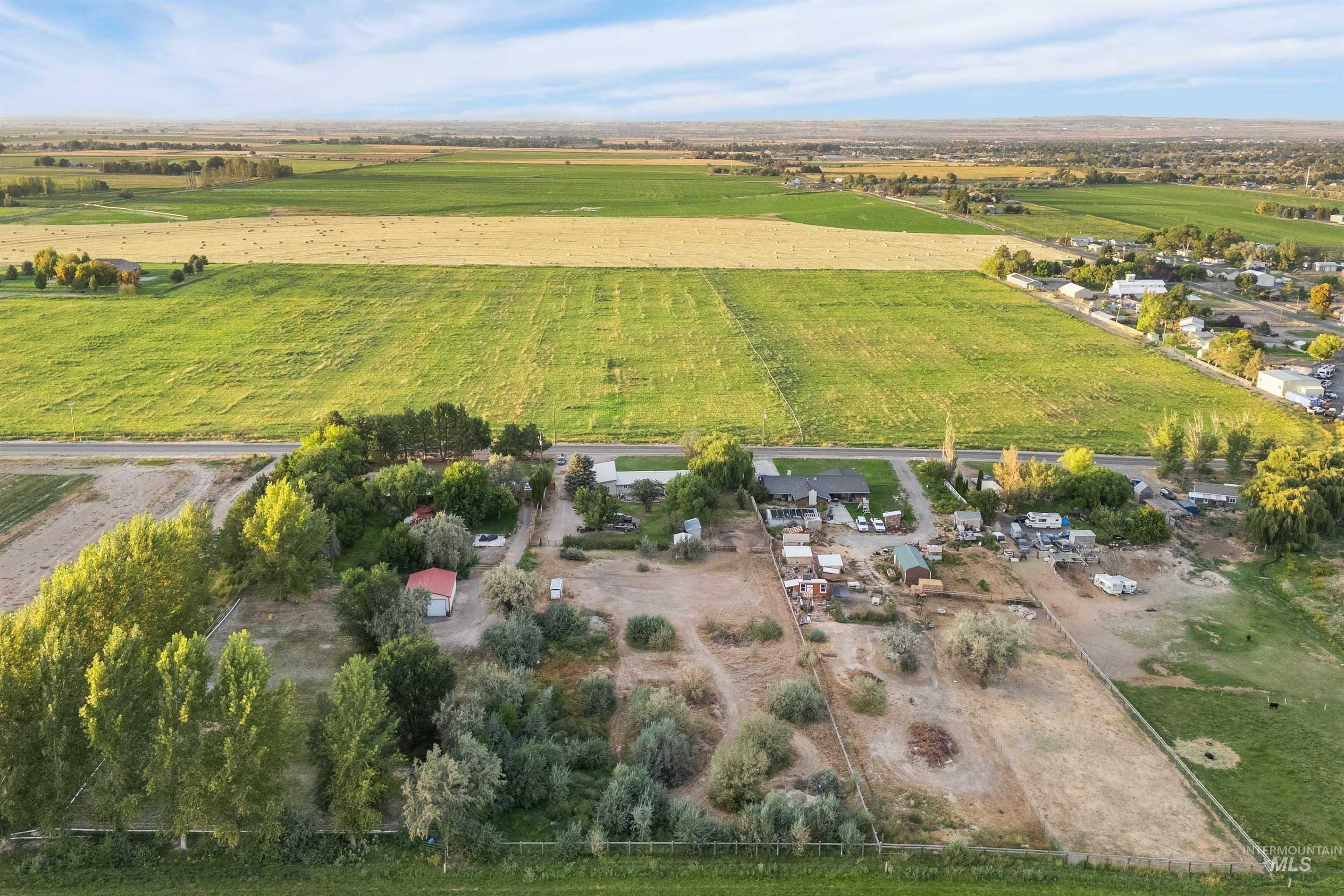 2681 E 3700 N, Twin Falls, Idaho 83301, 4 Bedrooms, 2 Bathrooms, Residential For Sale, Price $550,000,MLS 99001048