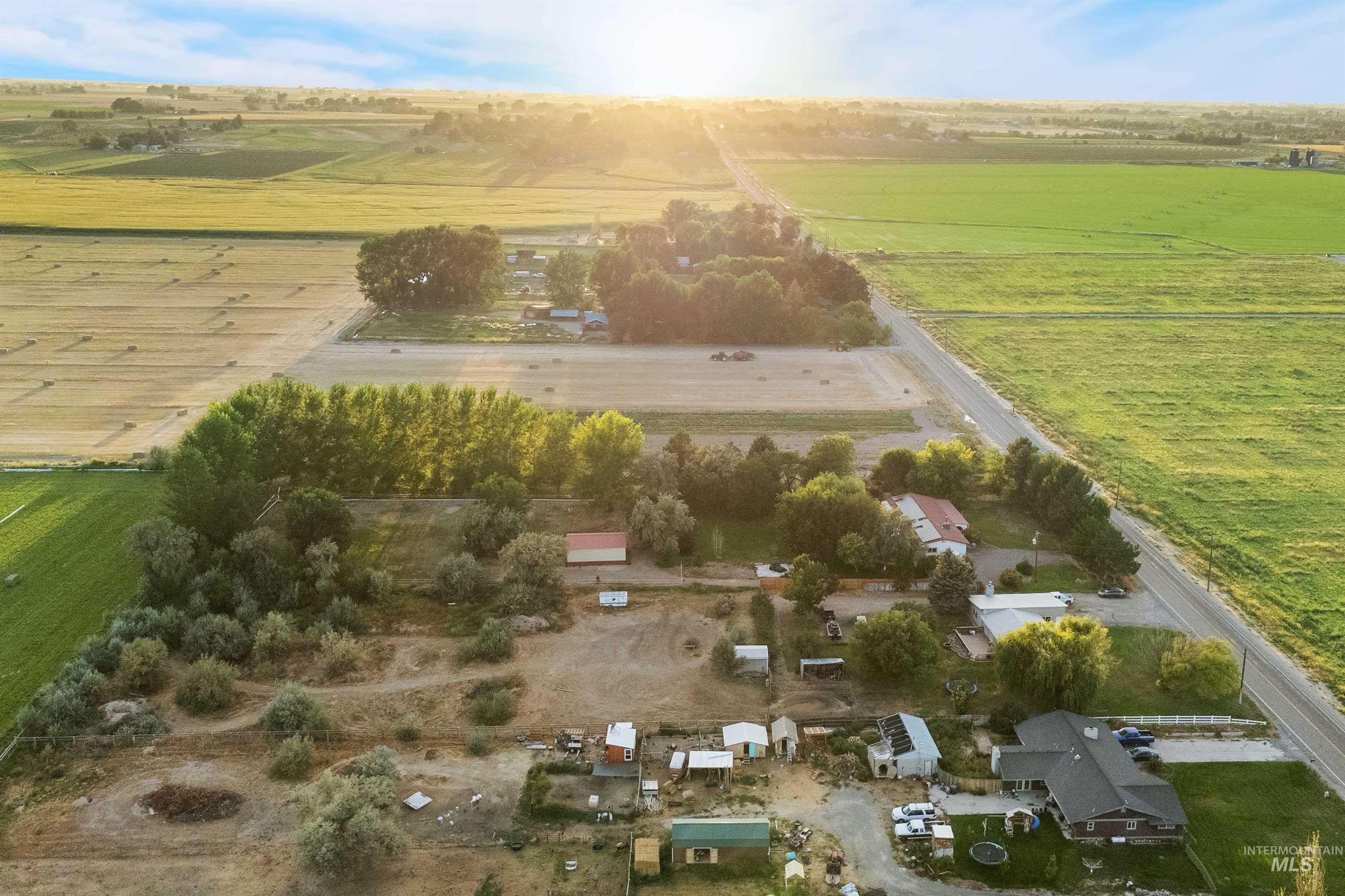 2681 E 3700 N, Twin Falls, Idaho 83301, 4 Bedrooms, 2 Bathrooms, Residential For Sale, Price $550,000,MLS 99001048